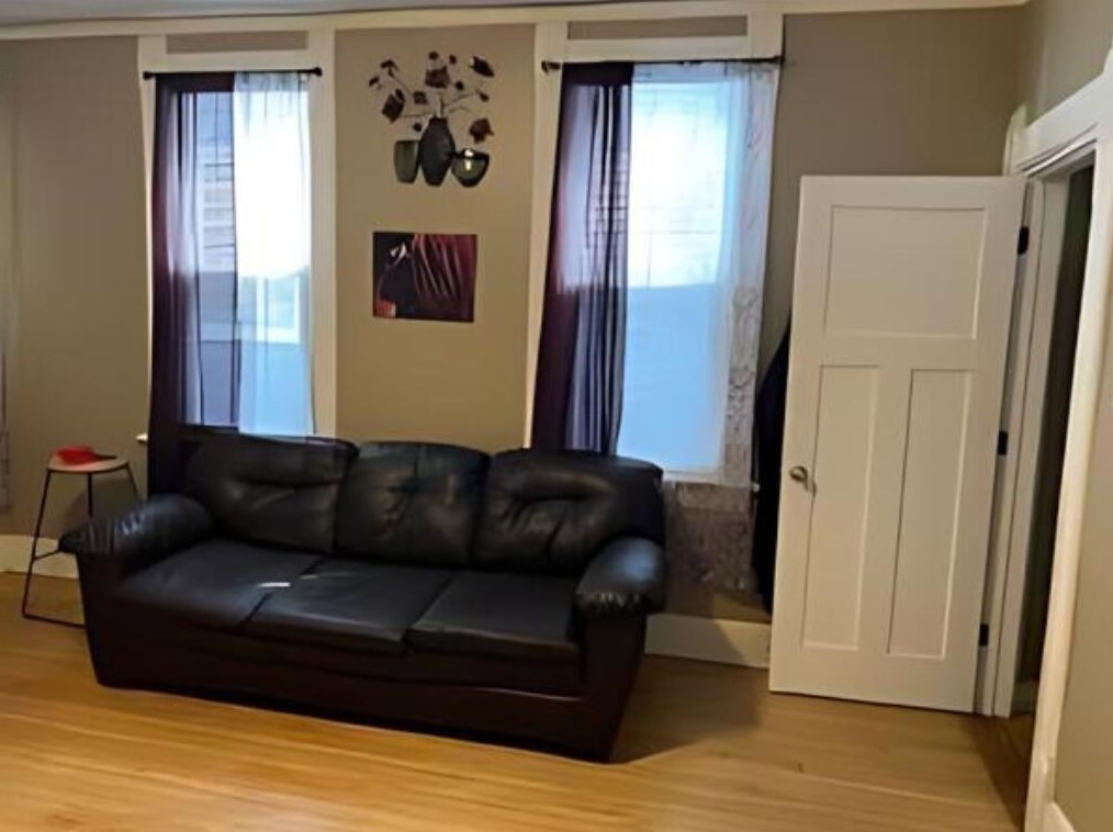 1846 Warren Ave, Milwaukee WI  53202-1639 exterior