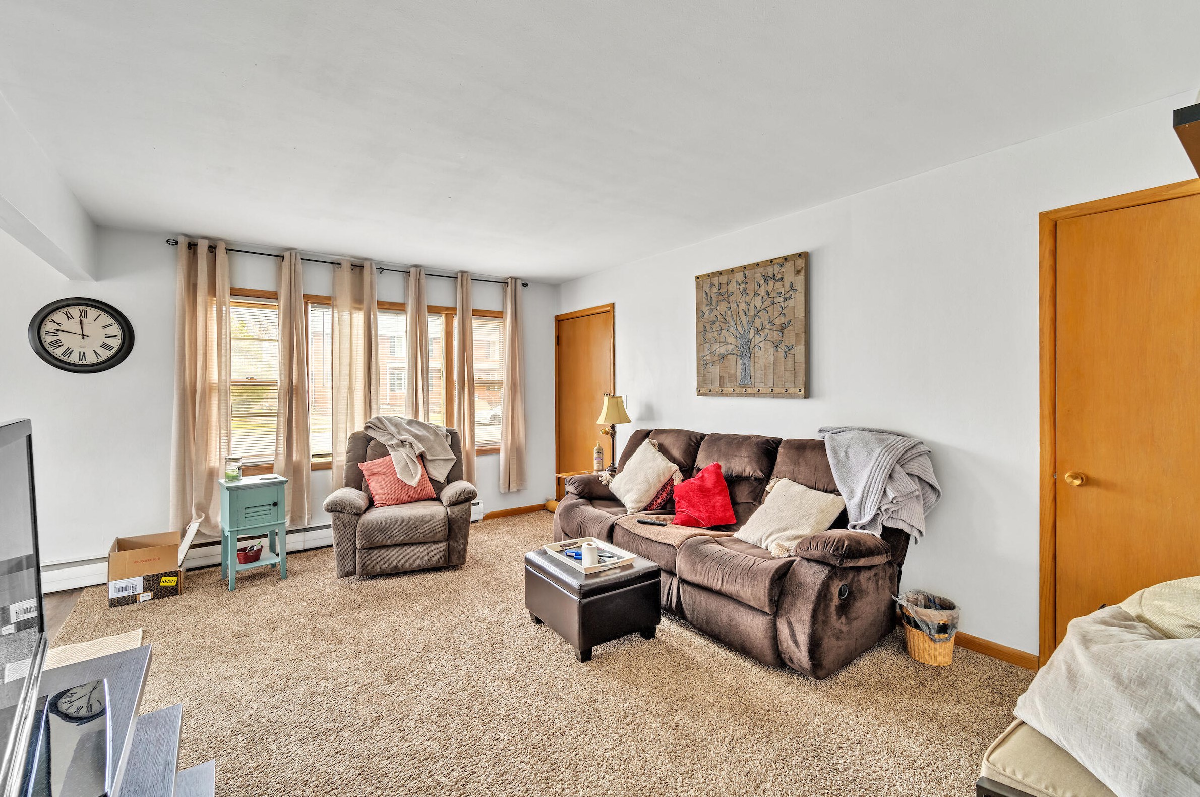 232 Clark St, Pewaukee WI exterior