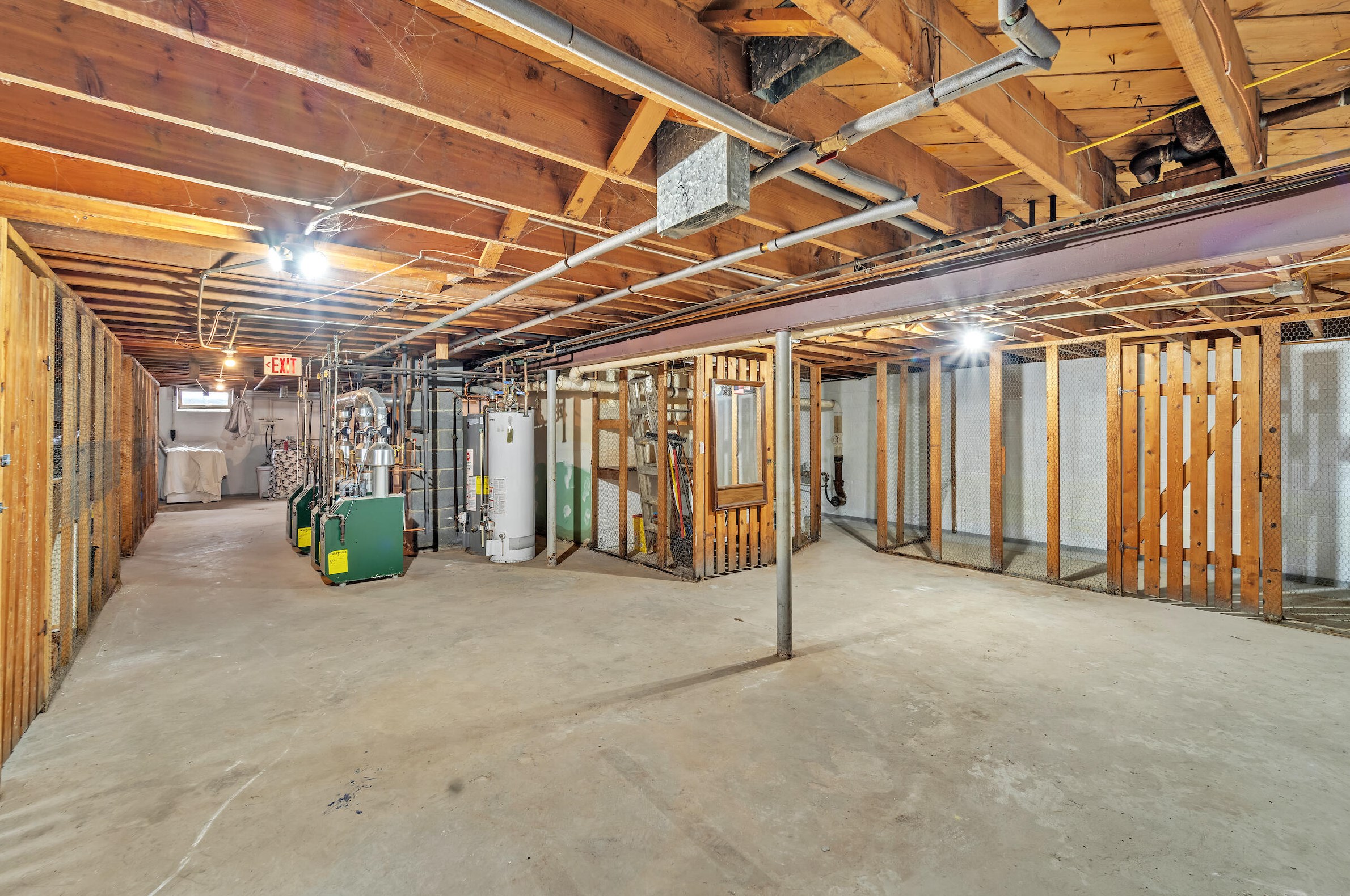 232 Clark St, Pewaukee WI exterior