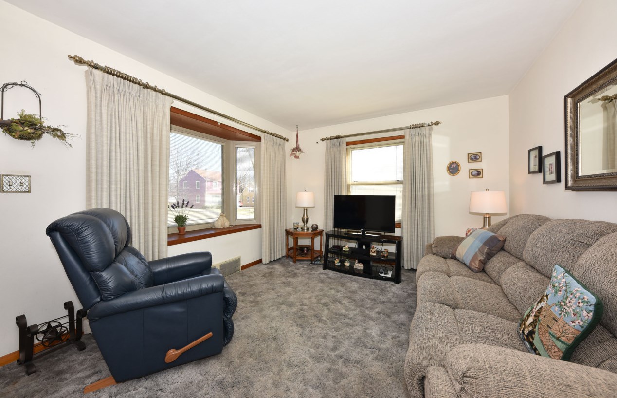 3465 96th St, Milwaukee WI  53222-3447 exterior