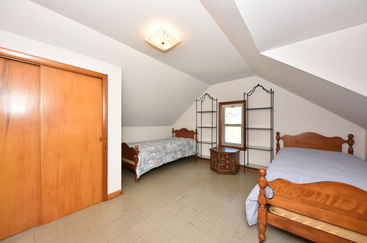 3465 96th St, Milwaukee WI  53222-3447 exterior