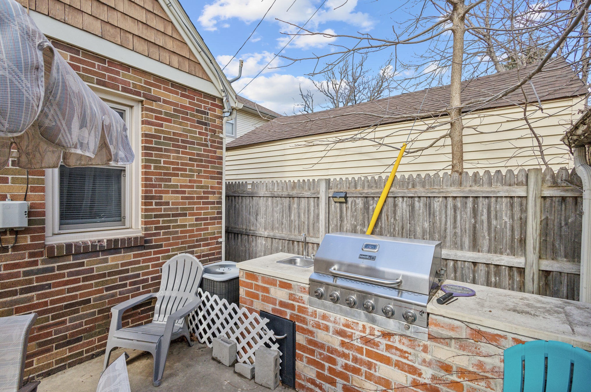 2027 Grange Ave, Racine WI  53403-4228 exterior