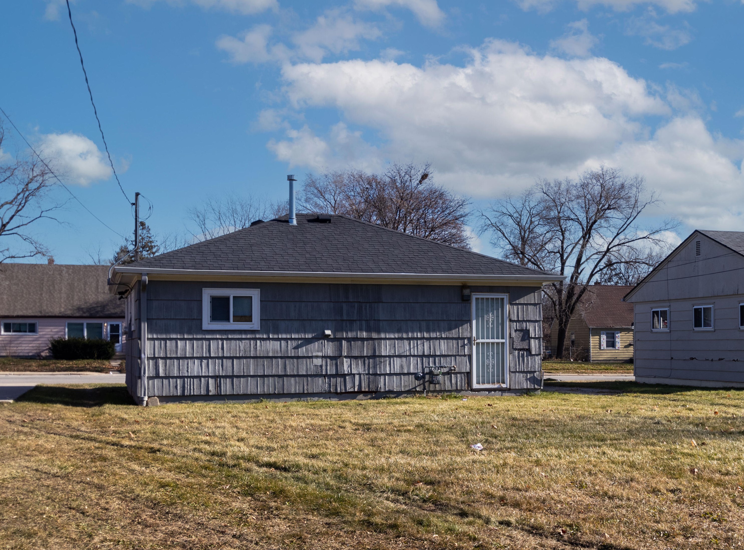 5725 60, Milwaukee WI 53223-4174 exterior