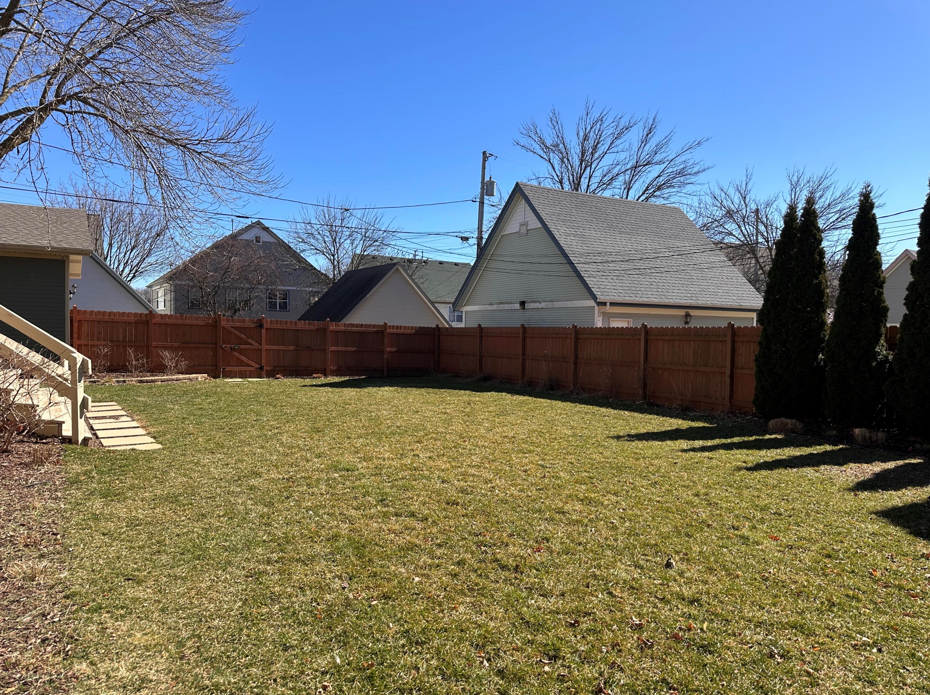 2136 Palmer St, Milwaukee WI  53212-3220 exterior