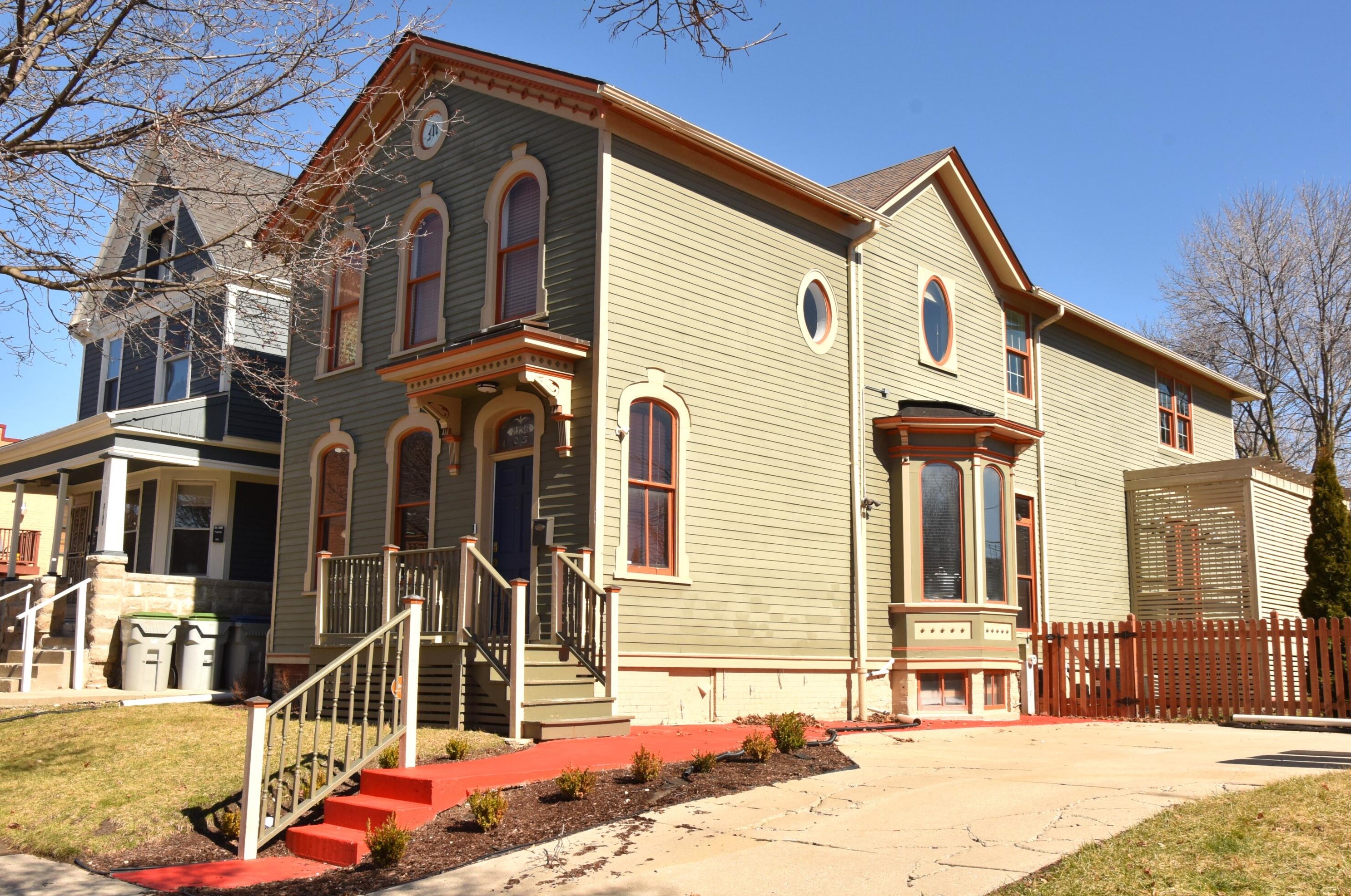2136 Palmer St, Milwaukee WI  53212-3220 exterior
