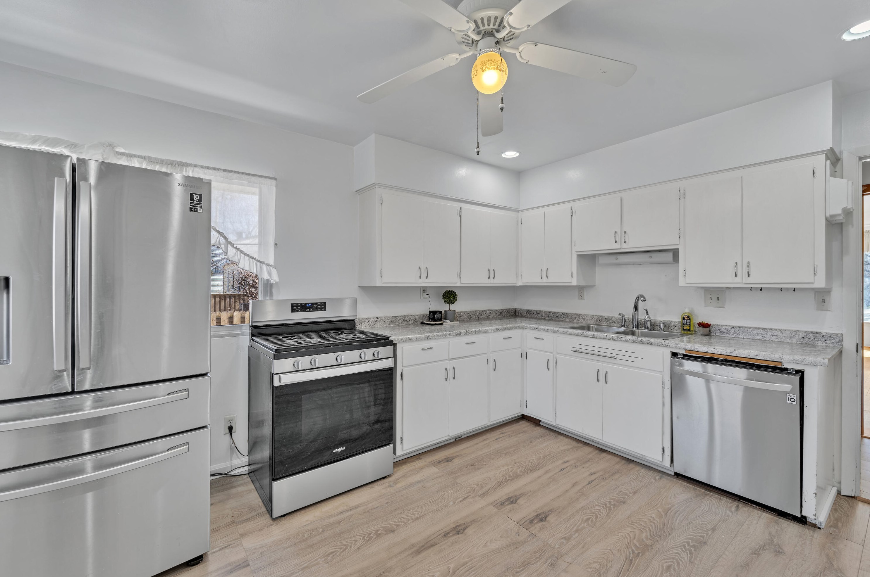 11050 Mount Vernon Ave, Milwaukee WI  53226-4136 exterior