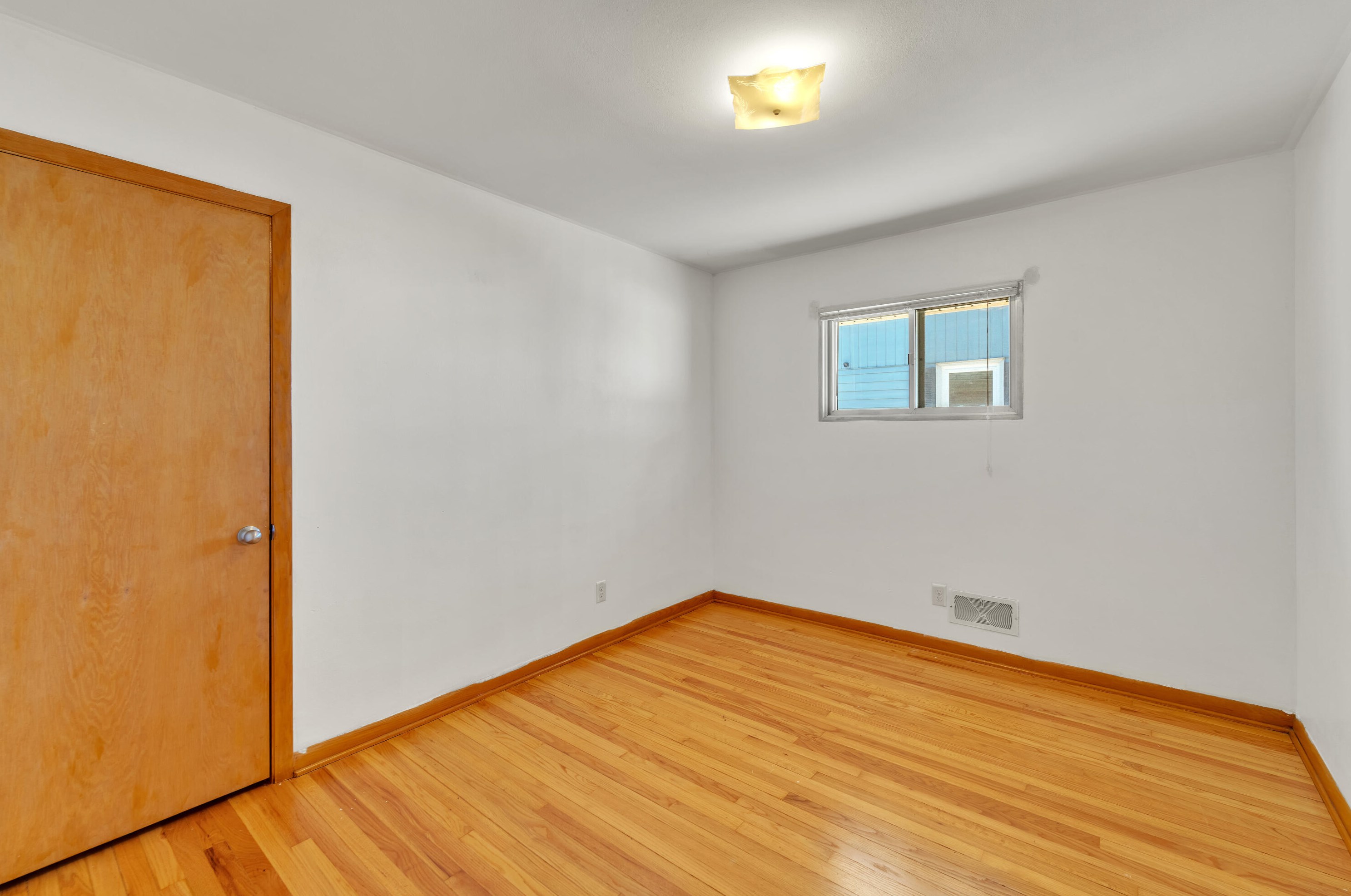 11050 Mount Vernon Ave, Milwaukee WI  53226-4136 exterior