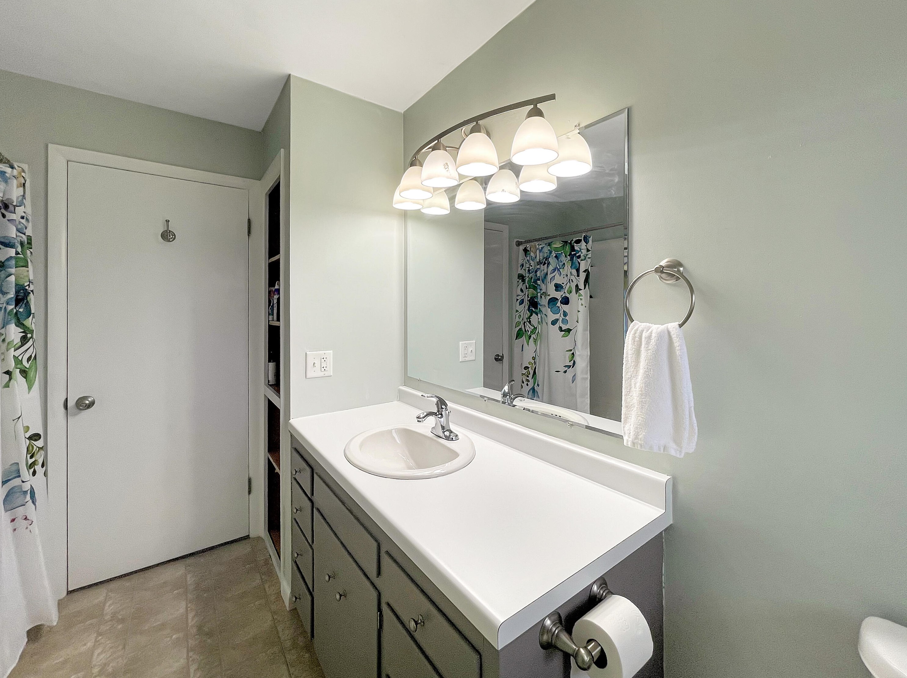 1438 10th St, Manitowoc WI  54220-5700 exterior