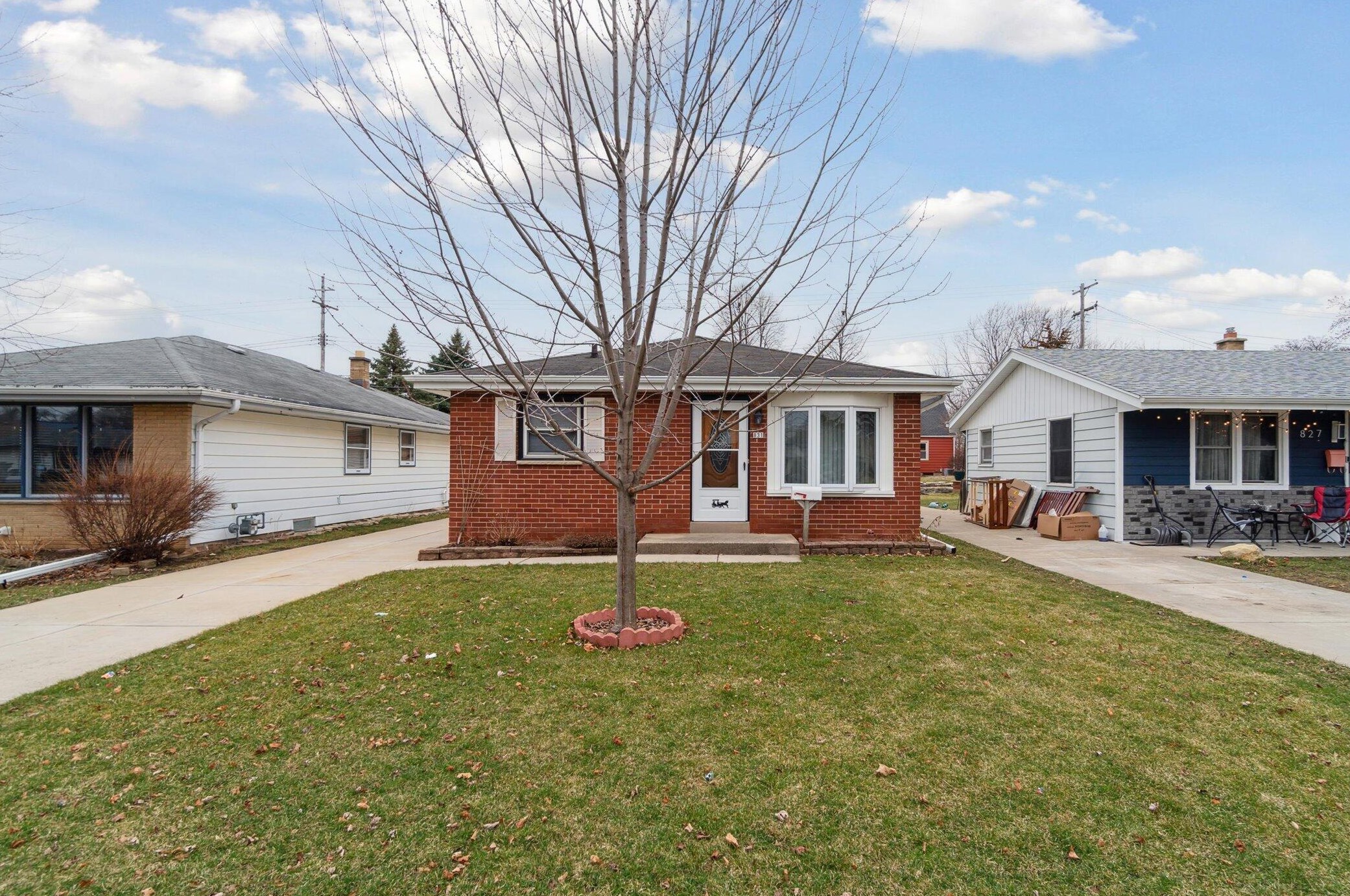 831 109, Milwaukee WI 53226-3739 exterior