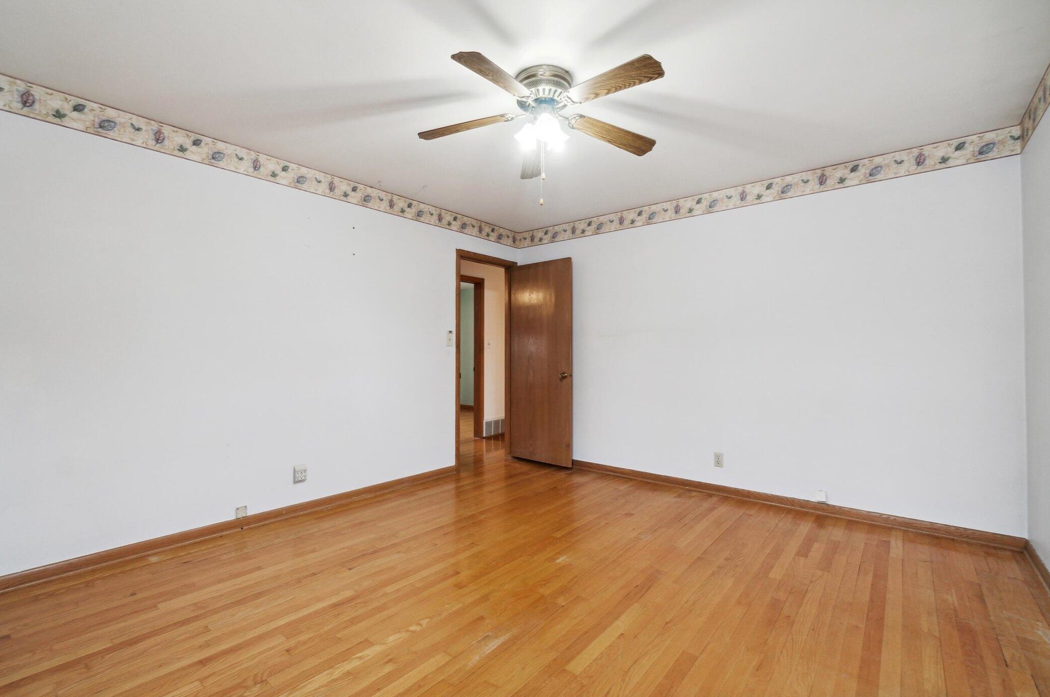 831 109, Milwaukee WI 53226-3739 exterior