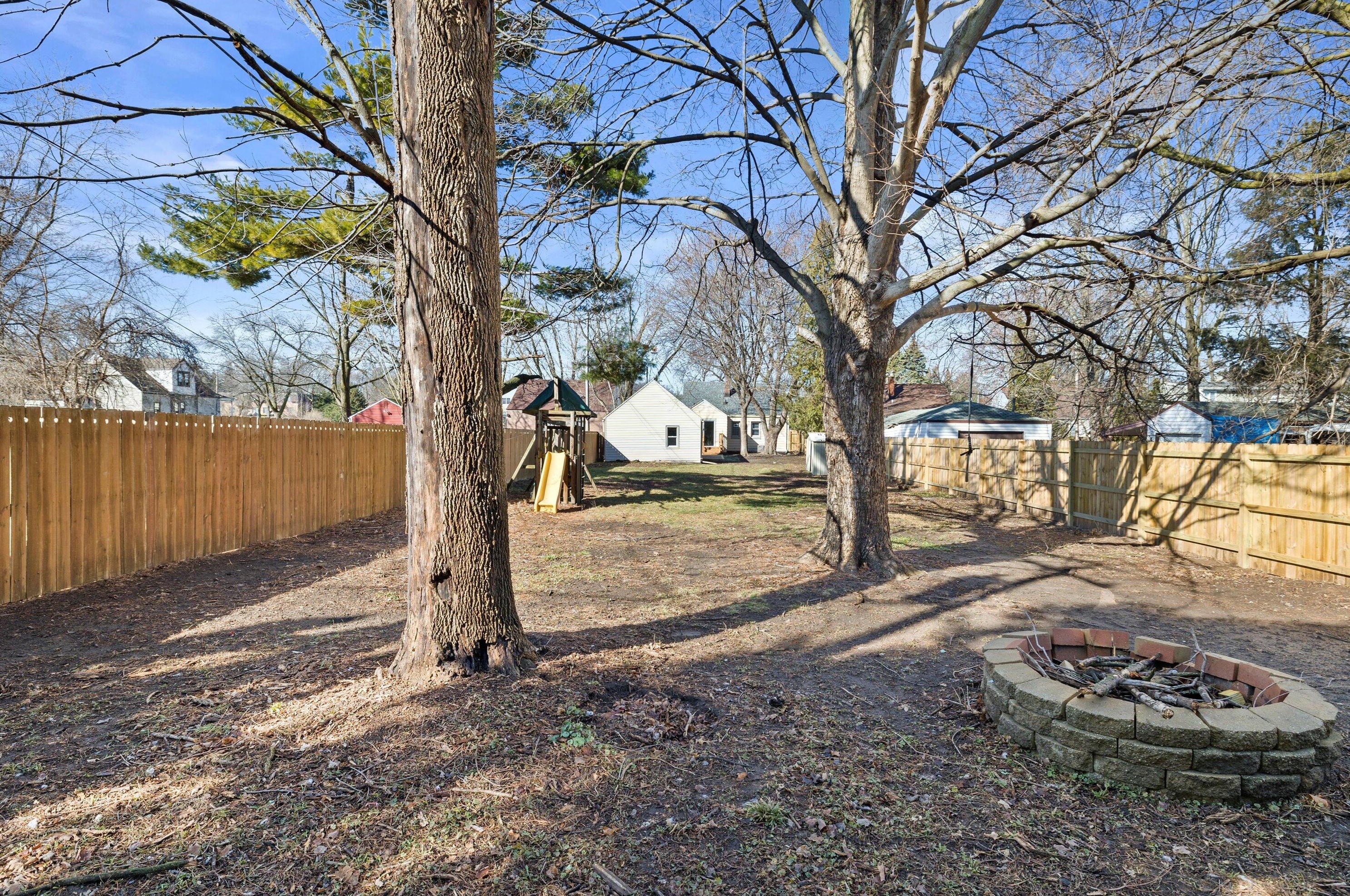 4240 Clement Ave, Milwaukee WI  53235-4501 exterior