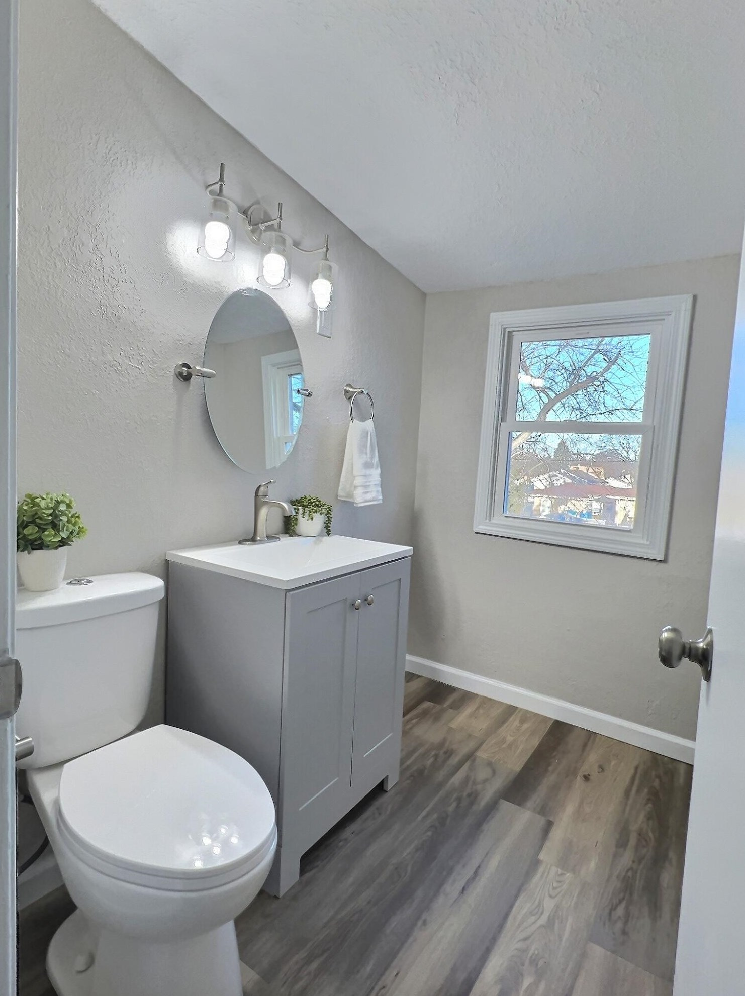 4304 75th St, Milwaukee WI  53216-1004 exterior