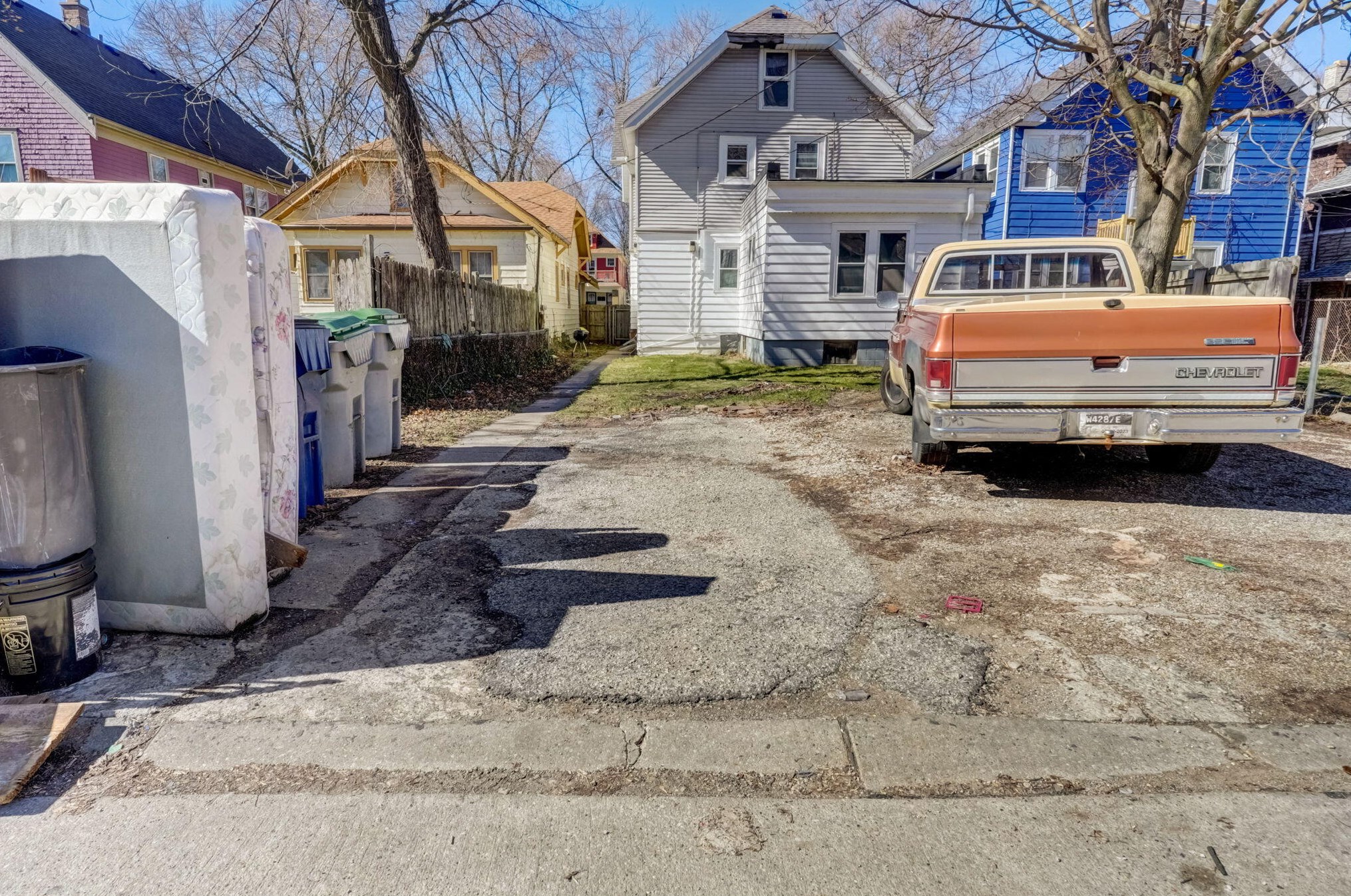 2614 48th St, Milwaukee WI  53210-2414 exterior