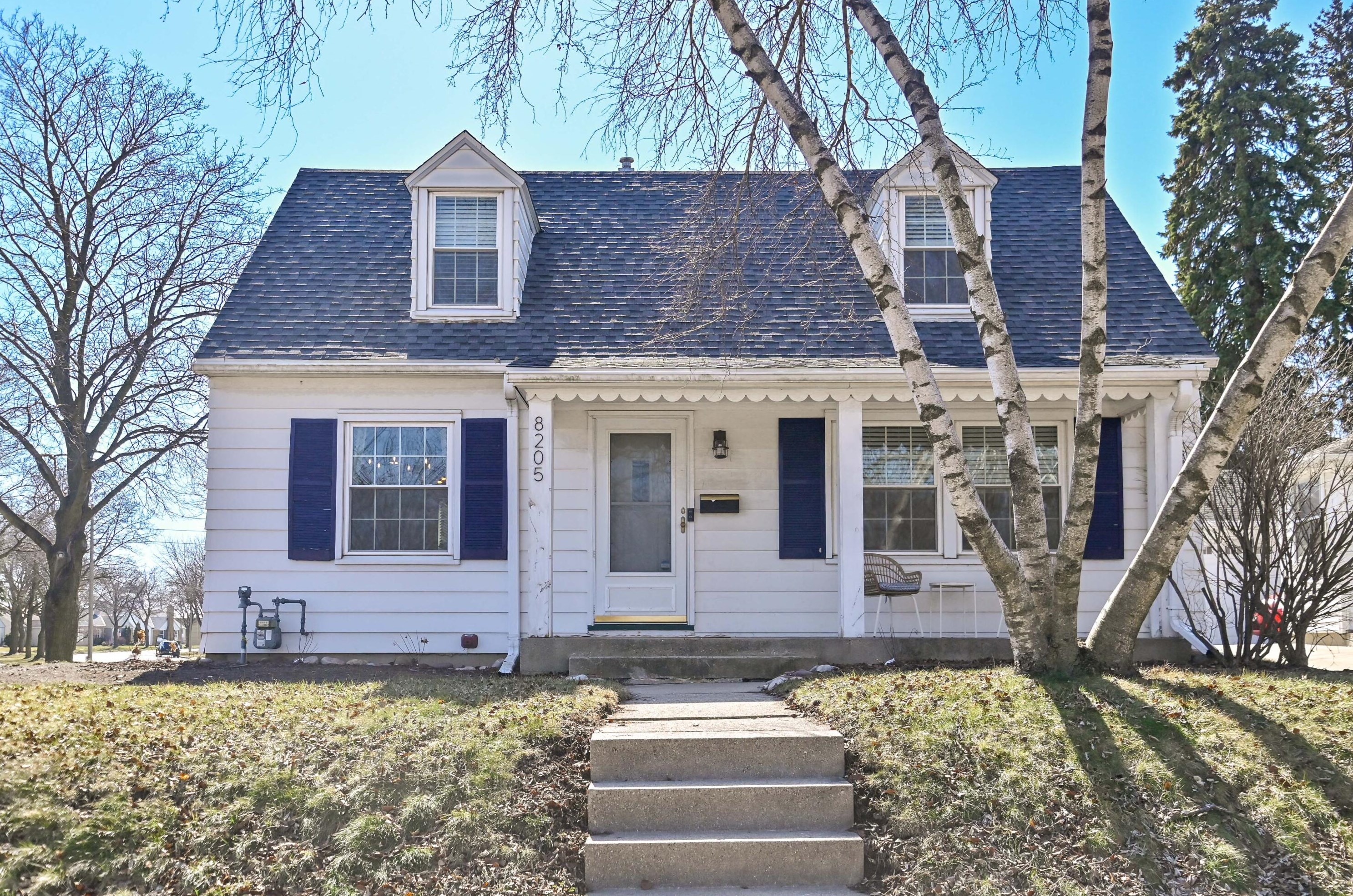 8205 Honey Creek Pkwy, Milwaukee WI  53214-1466 exterior