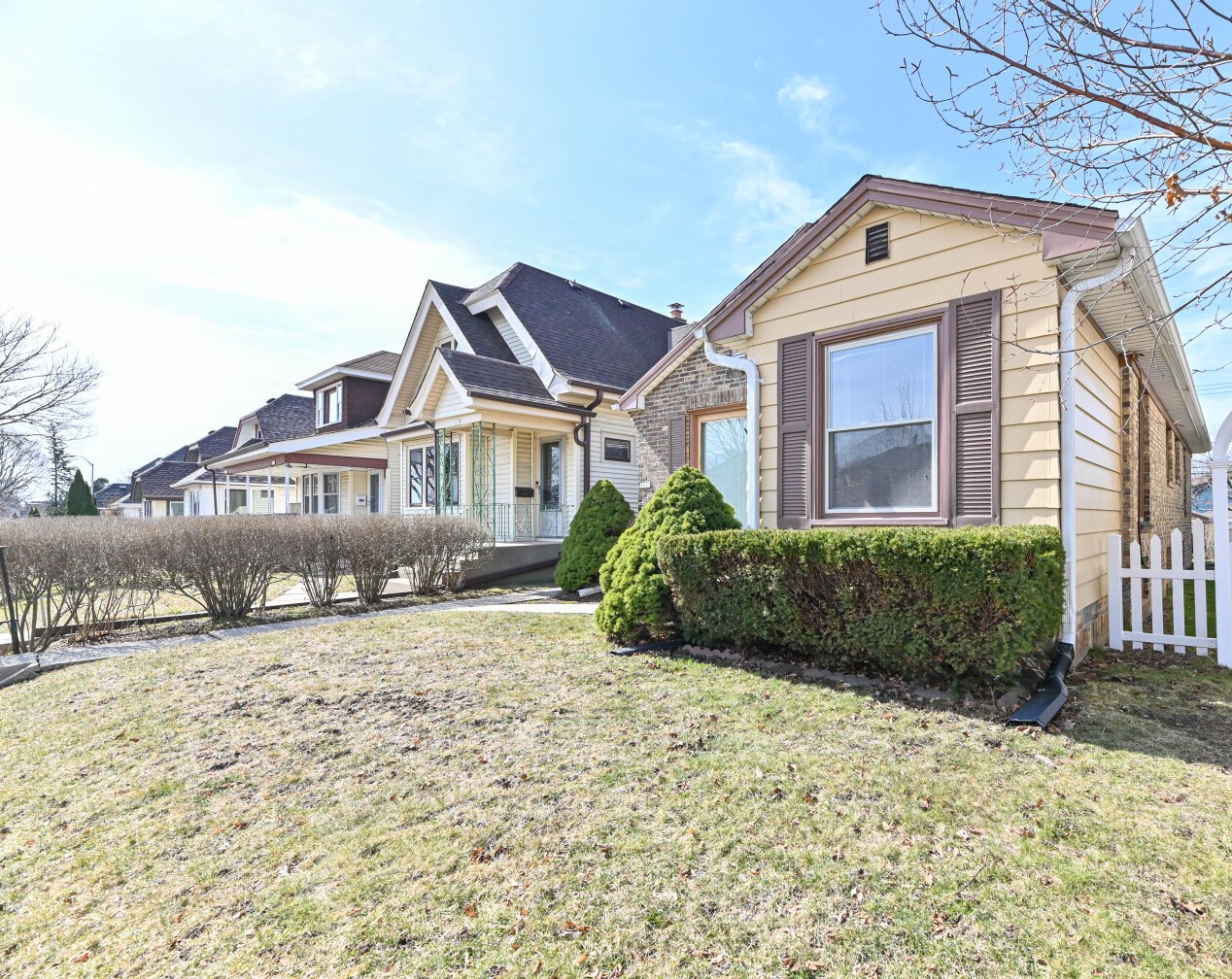 1639 55, Milwaukee WI 53214-5245 exterior