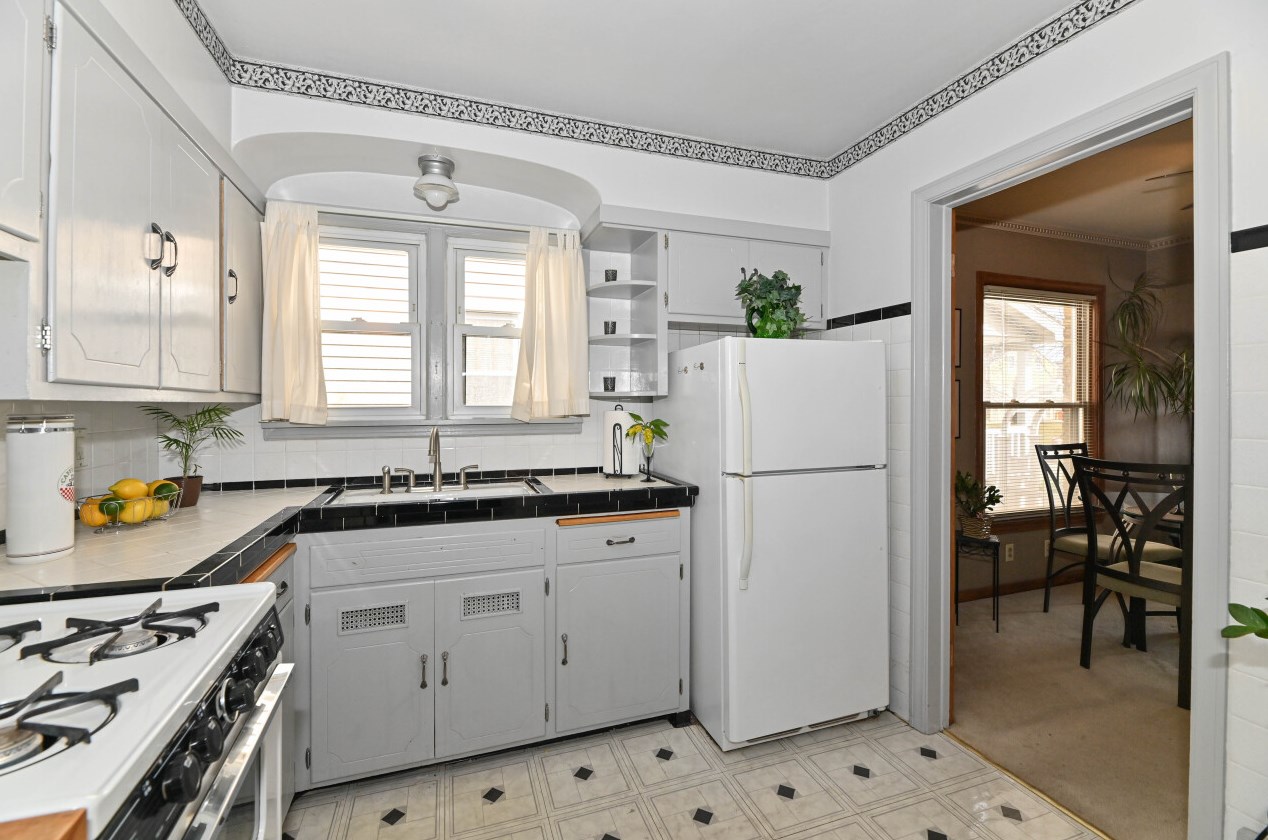 1639 55, Milwaukee WI 53214-5245 exterior