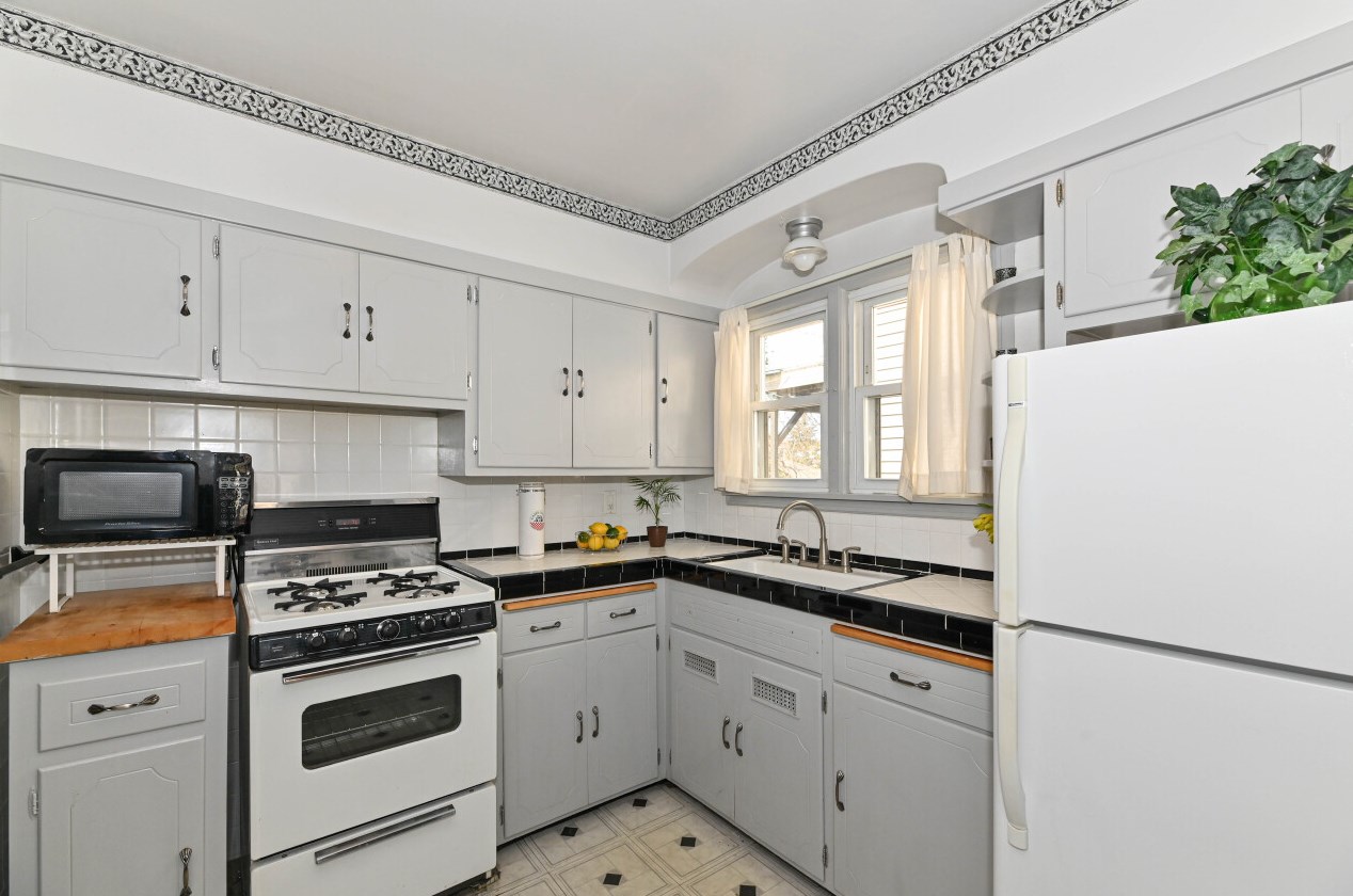 1639 55, Milwaukee WI 53214-5245 exterior