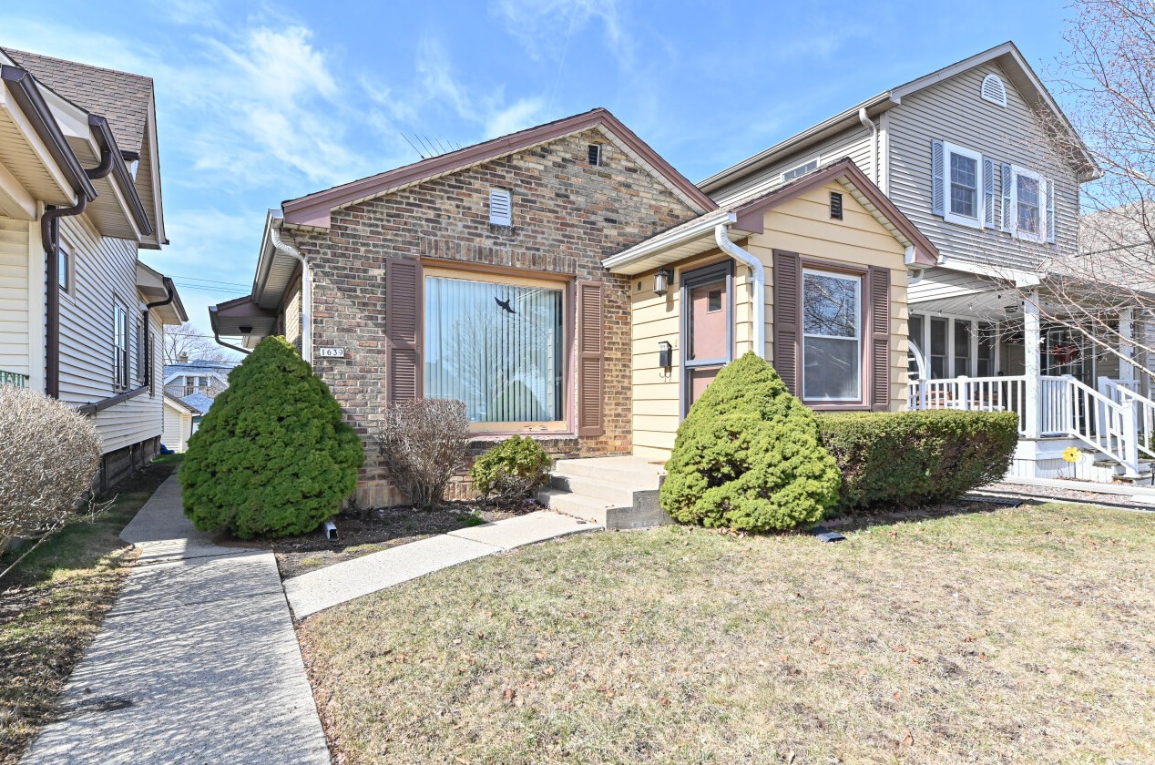 1639 55, Milwaukee WI 53214-5245 exterior