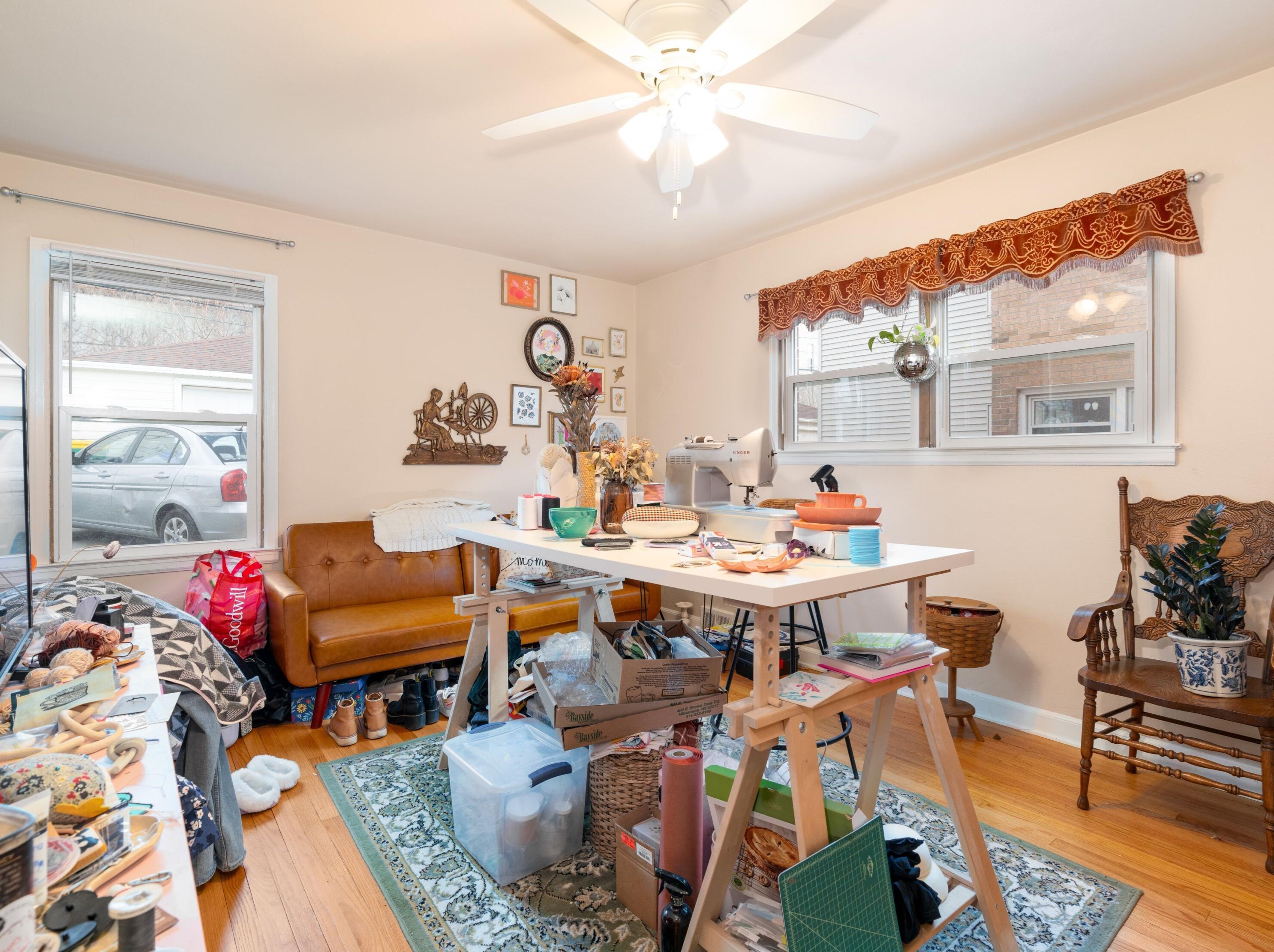 4174 Bartlett Ave, Milwaukee WI 53211-1923 exterior