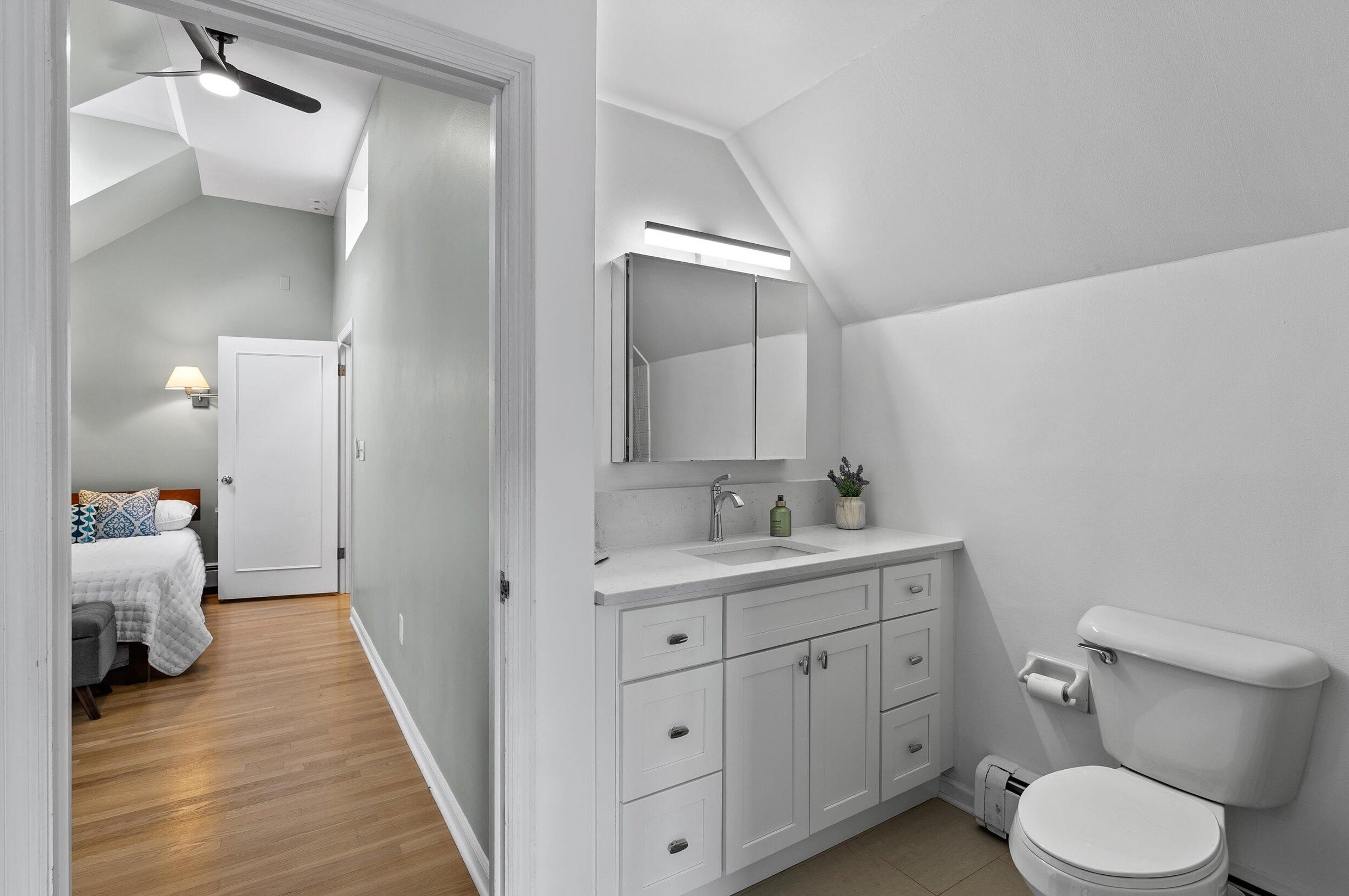 4524 Cramer St, Milwaukee WI 53211-1201 exterior