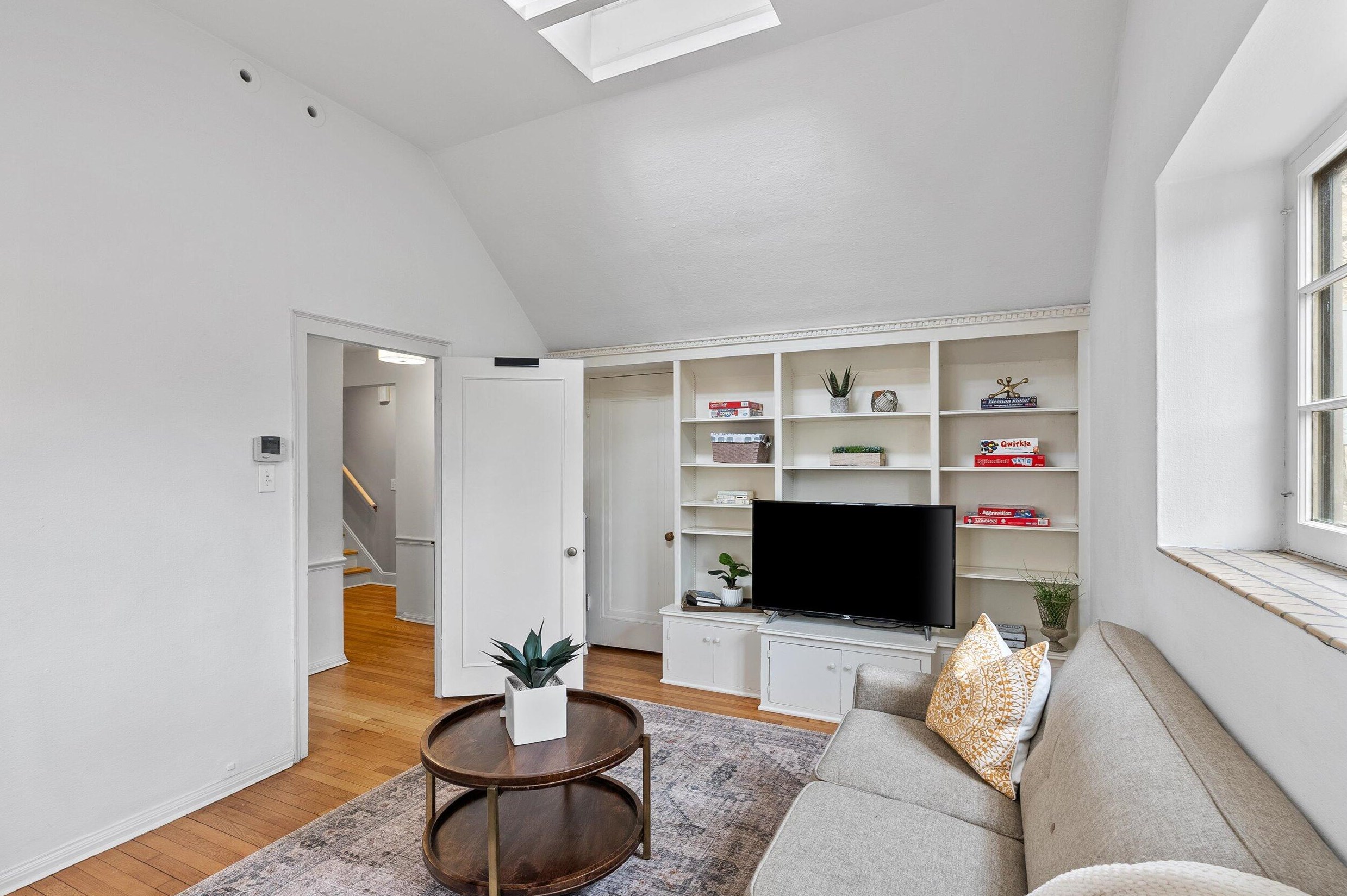 4524 Cramer St, Milwaukee WI 53211-1201 exterior