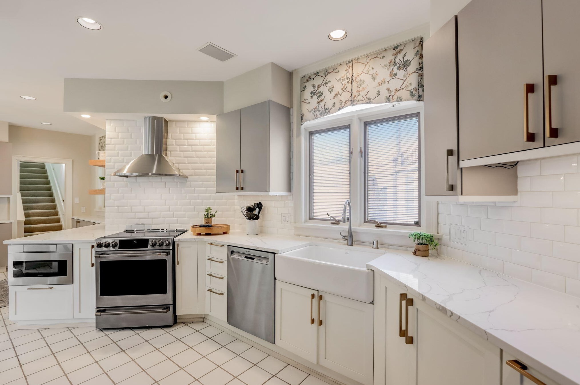 3515 Smt Ave, Milwaukee WI 53211-3441 exterior