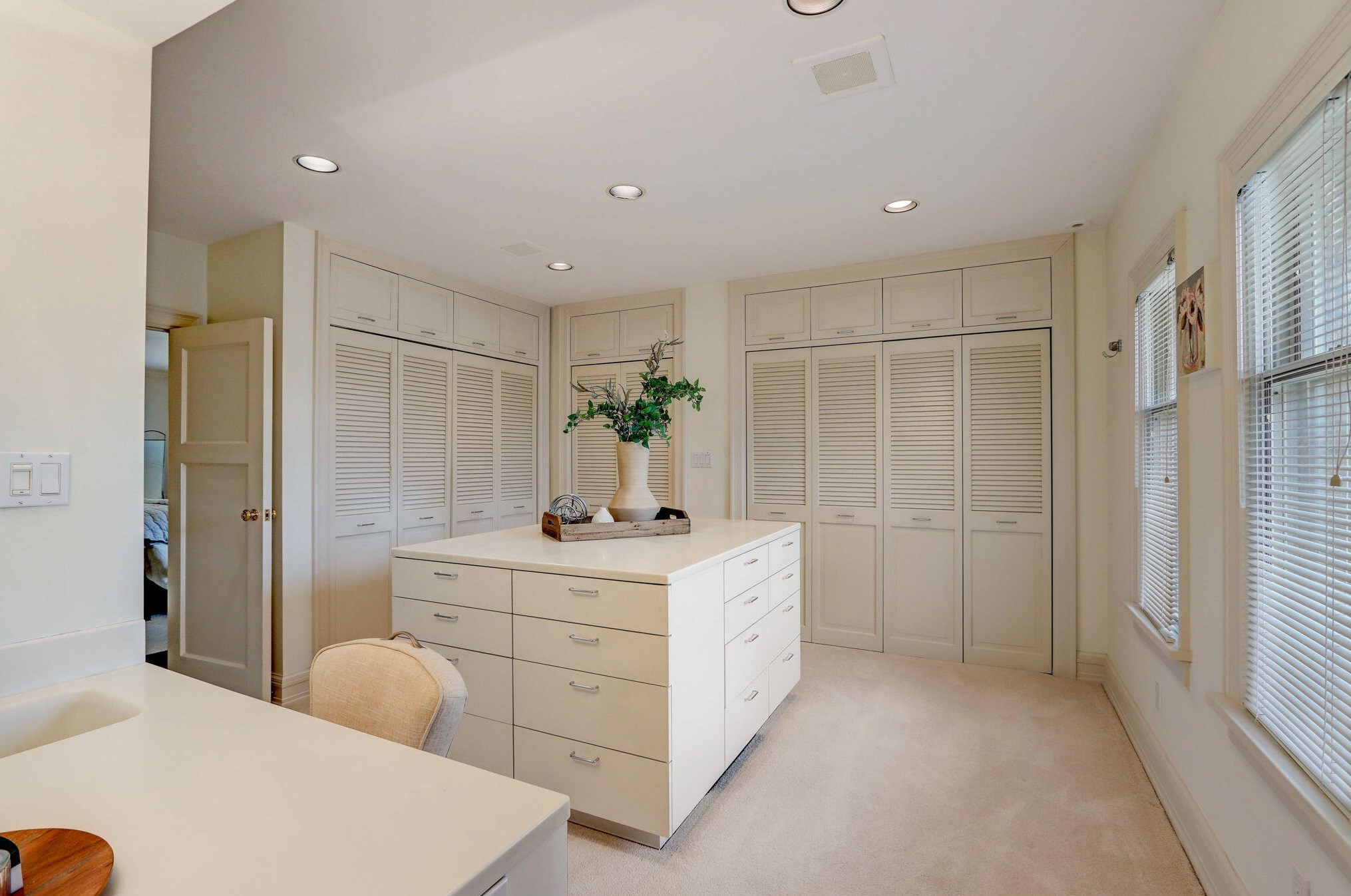 3515 Smt Ave, Milwaukee WI 53211-3441 exterior