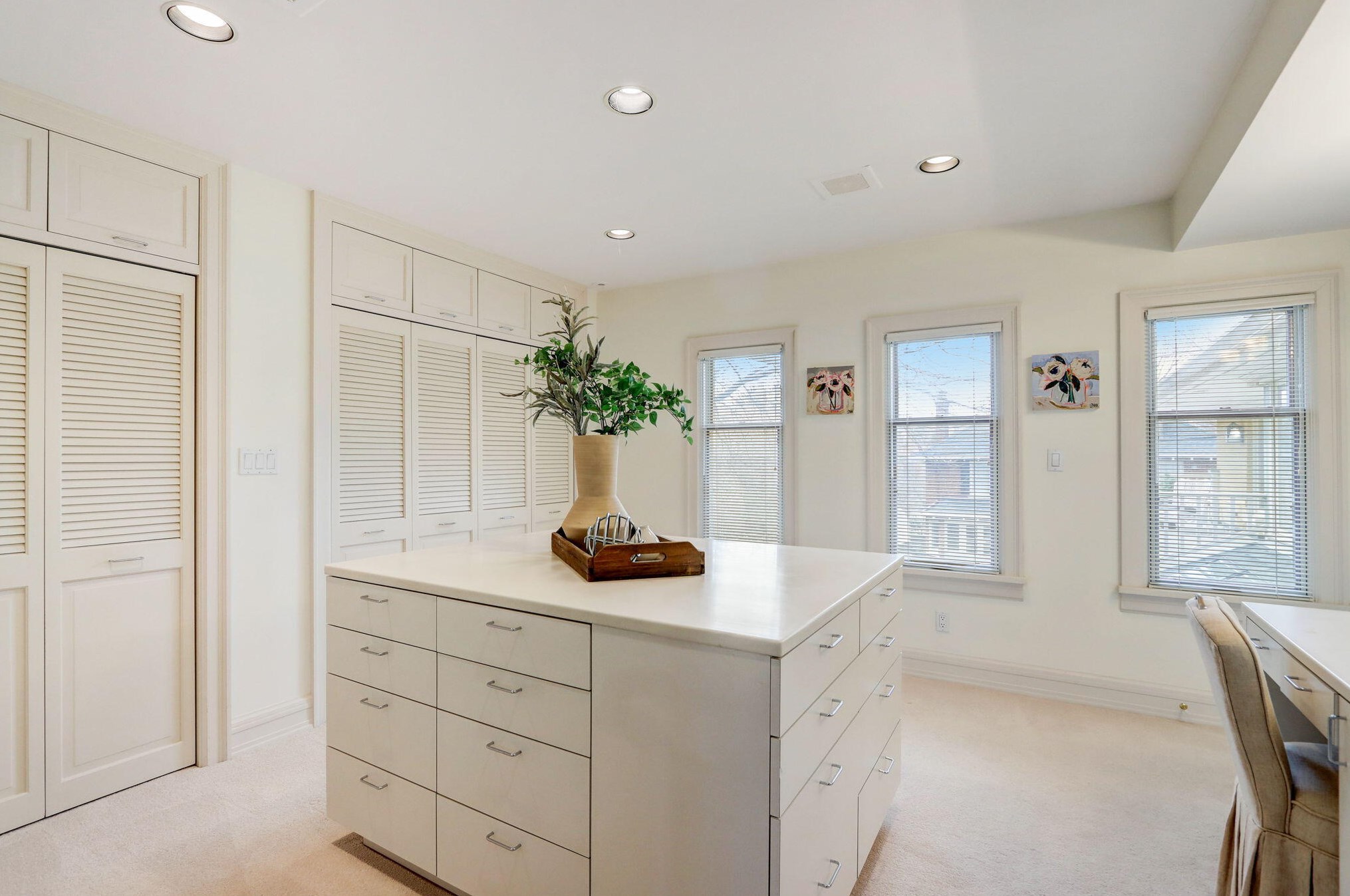 3515 Smt Ave, Milwaukee WI 53211-3441 exterior