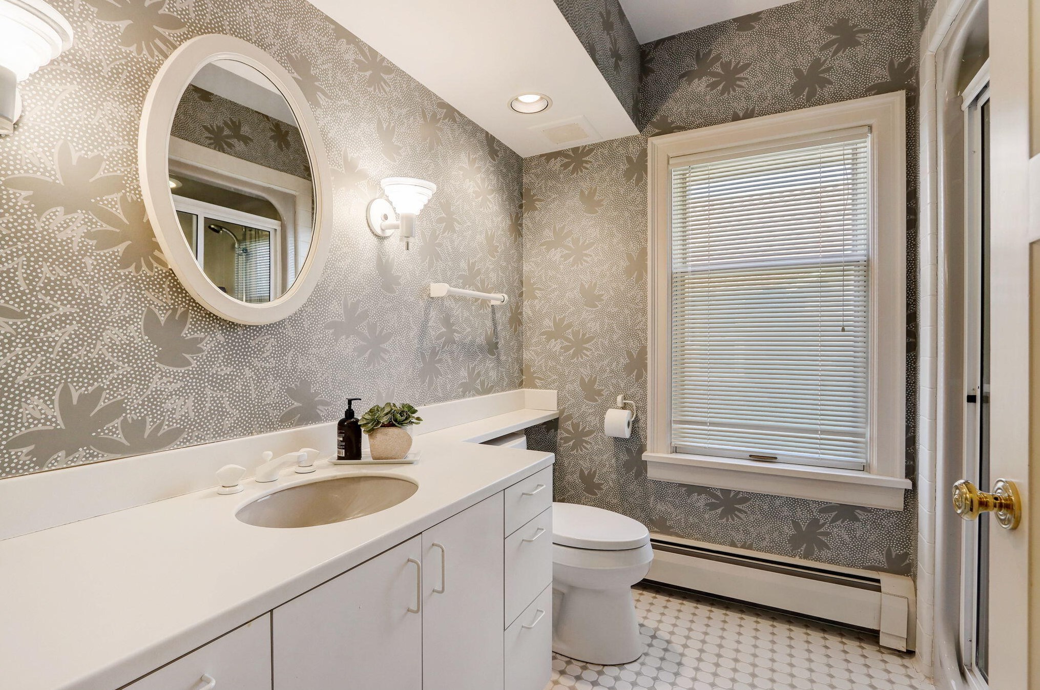 3515 Smt Ave, Milwaukee WI 53211-3441 exterior