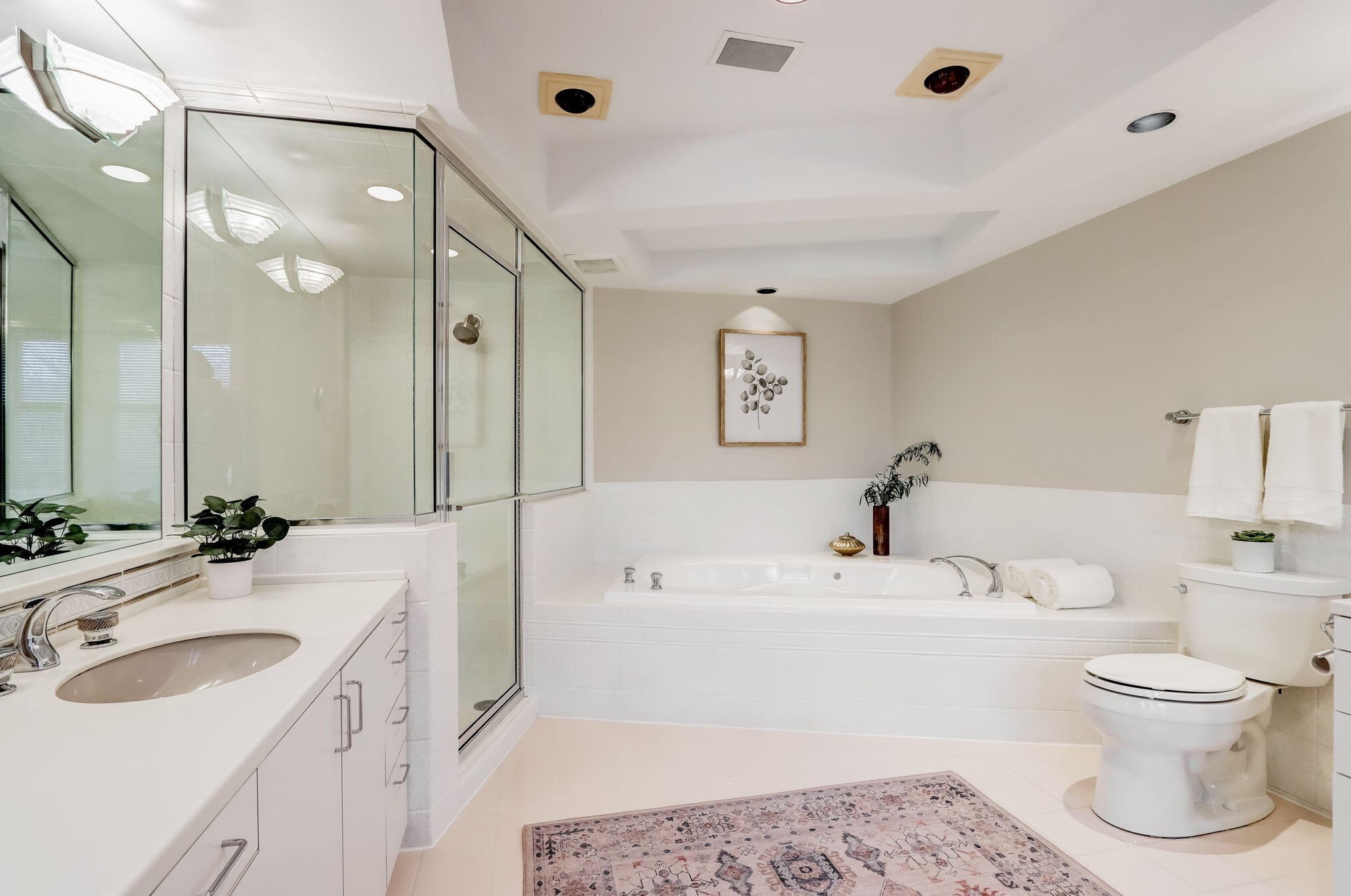 3515 Smt Ave, Milwaukee WI 53211-3441 exterior