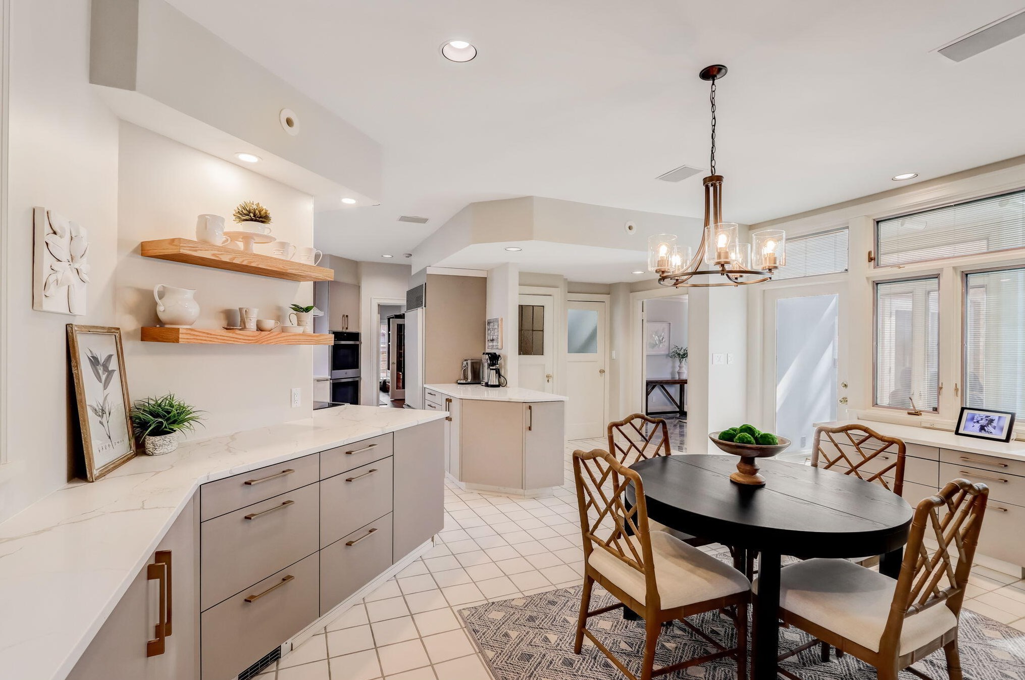 3515 Smt Ave, Milwaukee WI 53211-3441 exterior