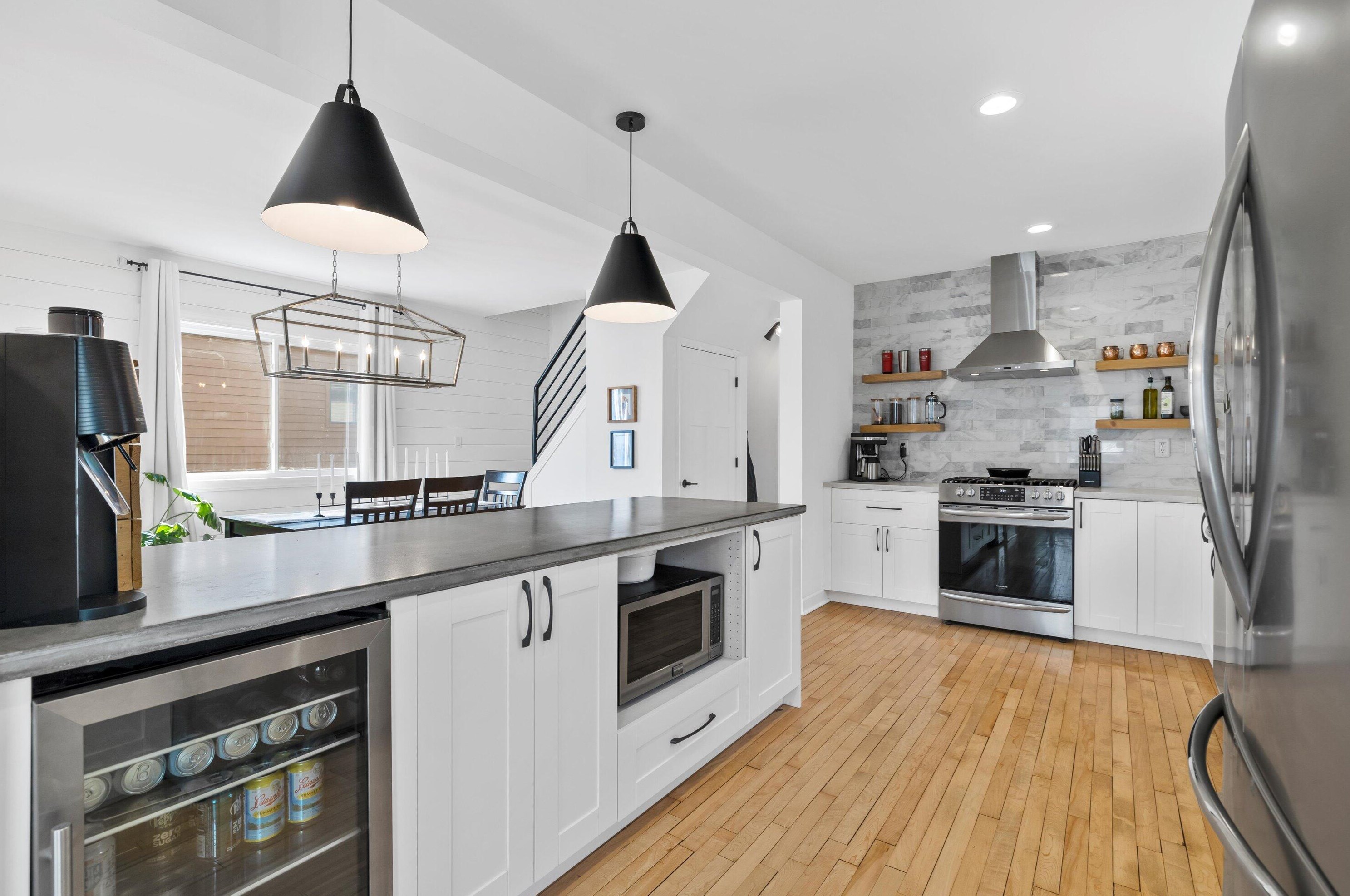 1525 93, Milwaukee WI 53227-1524 exterior