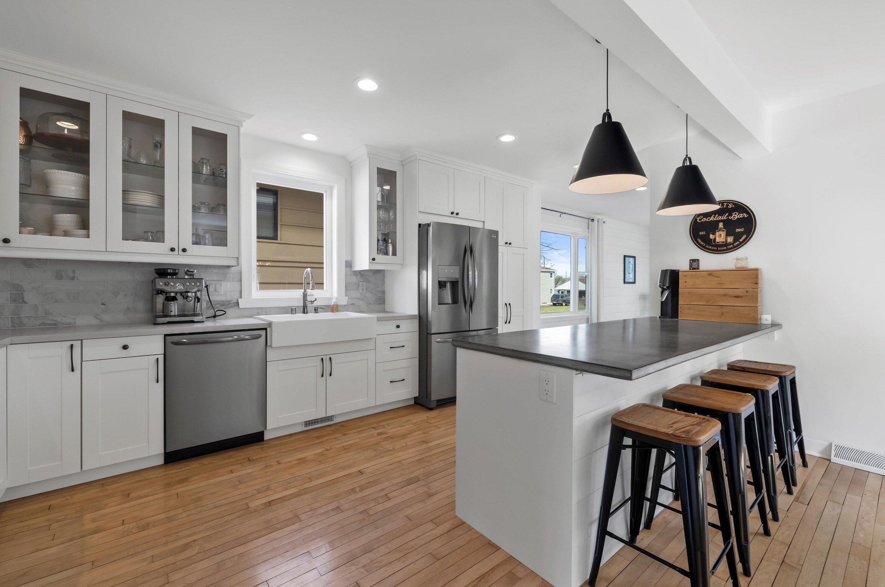 1525 93, Milwaukee WI 53227-1524 exterior