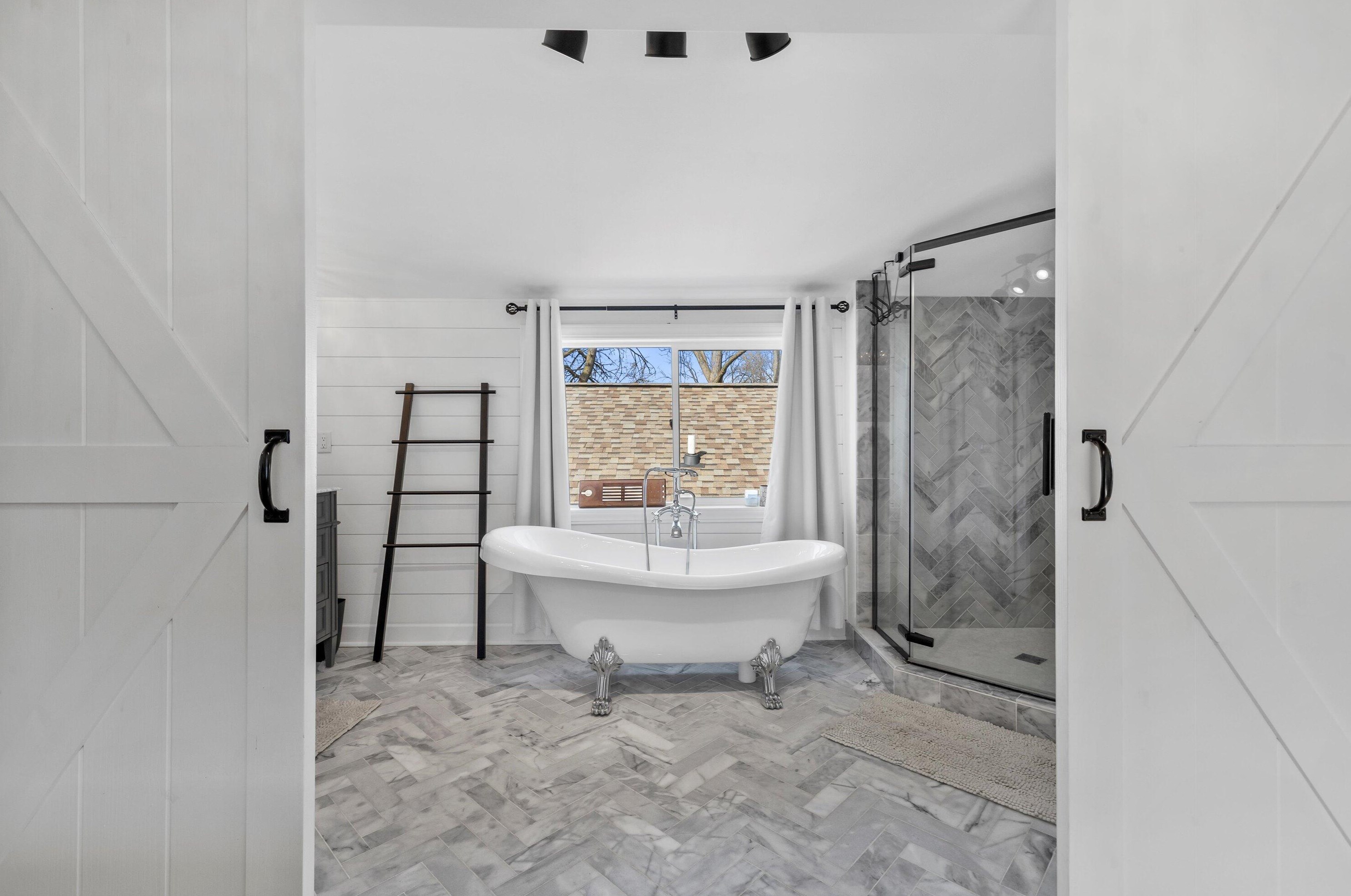 1525 93, Milwaukee WI 53227-1524 exterior