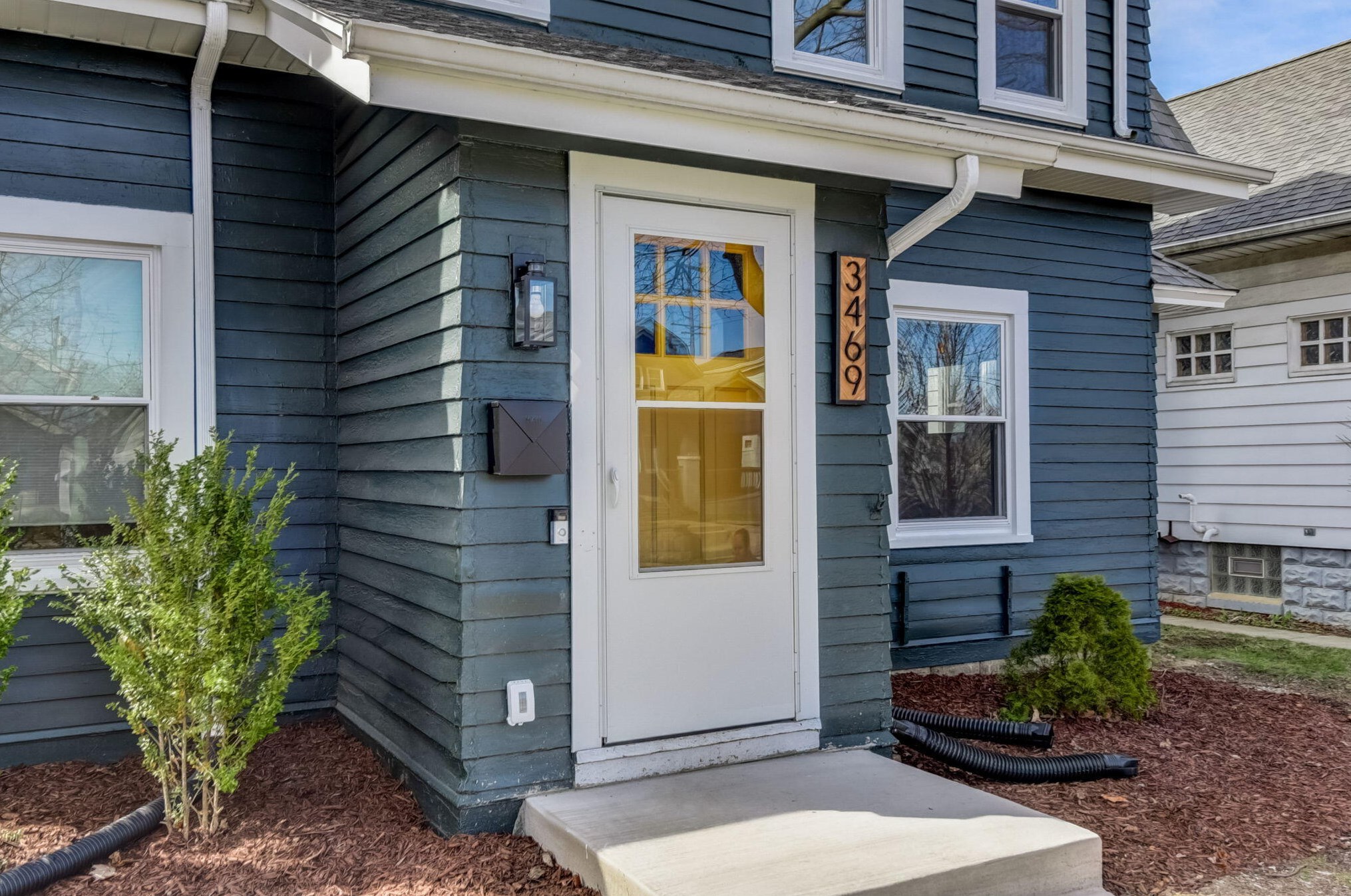 3469 Pierce St, Milwaukee WI  53215-1101 exterior