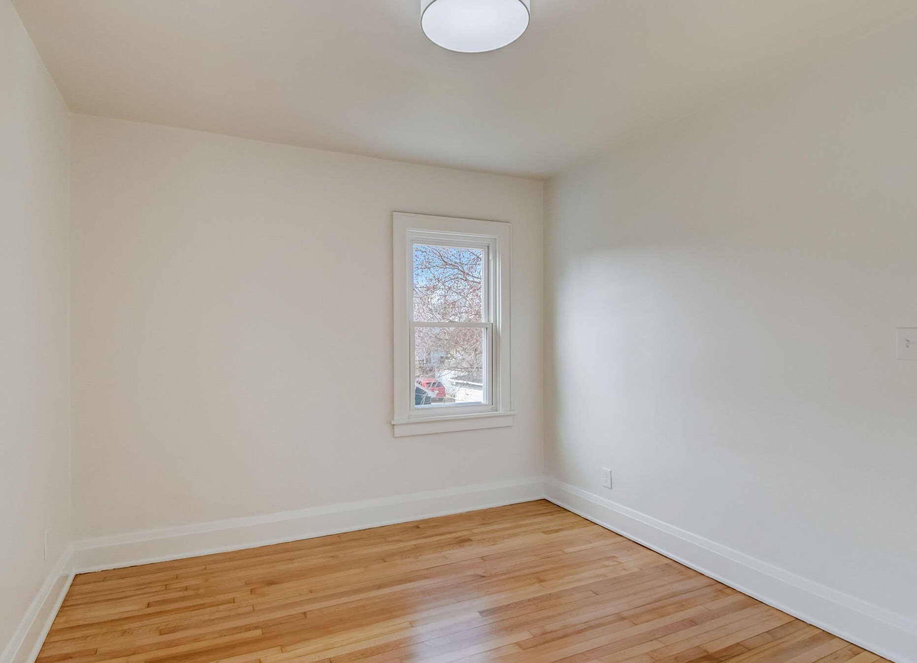 3469 Pierce St, Milwaukee WI  53215-1101 exterior