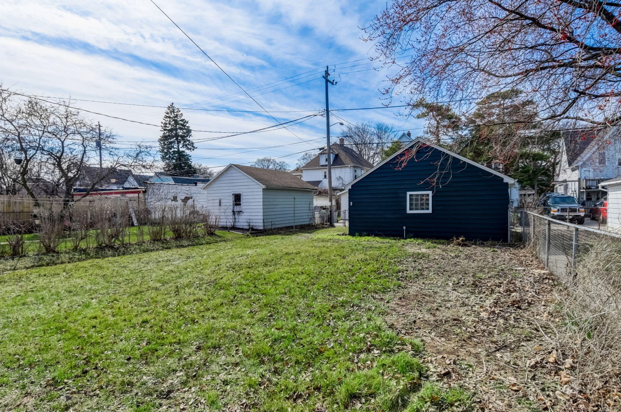 3469 Pierce St, Milwaukee WI  53215-1101 exterior