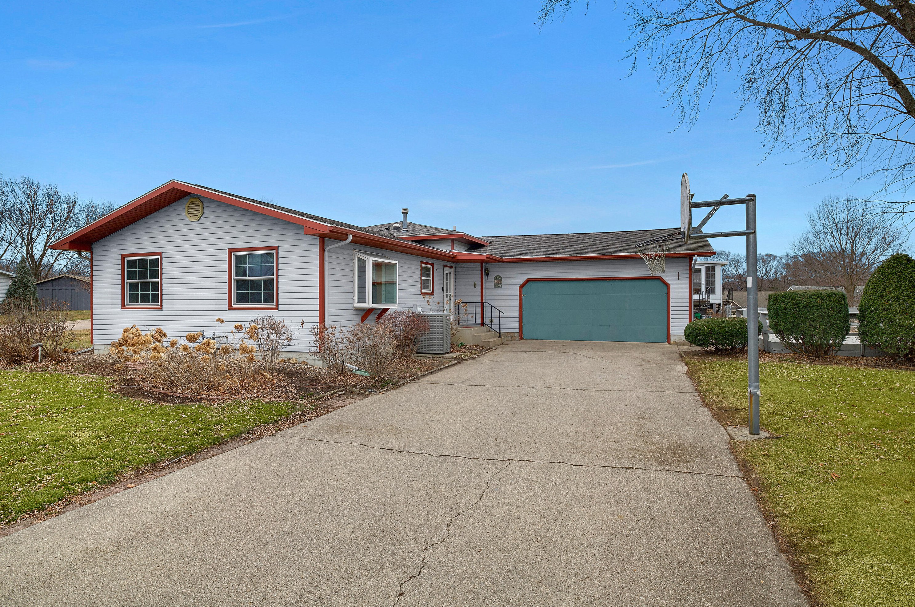 1922 Maryline Ct, La Crosse WI  54603-1335 exterior