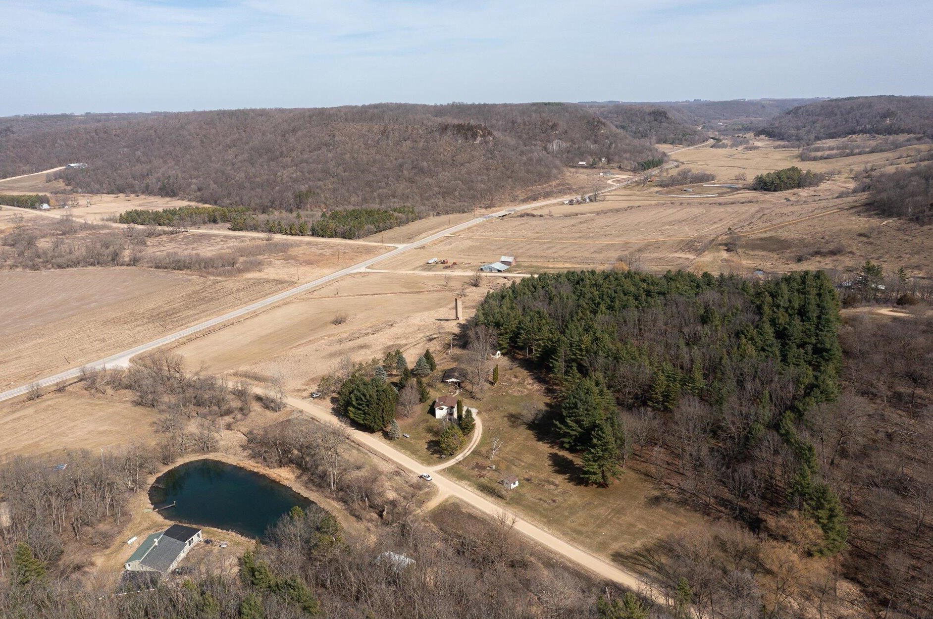 13617 Ames Dr, Viola WI  54664-8811 exterior