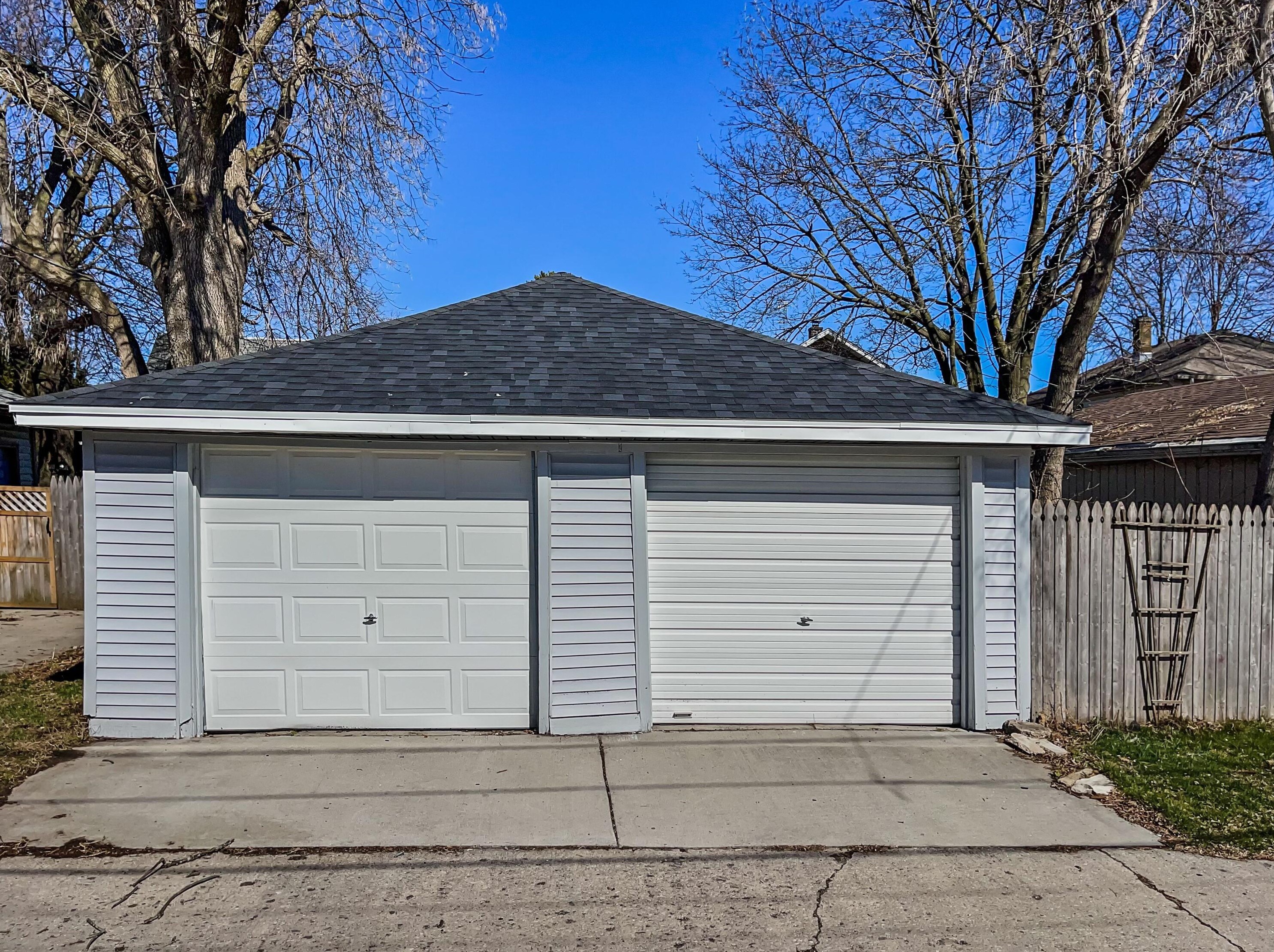 1135 Logan Ave, Sheboygan WI  53083-4856 exterior