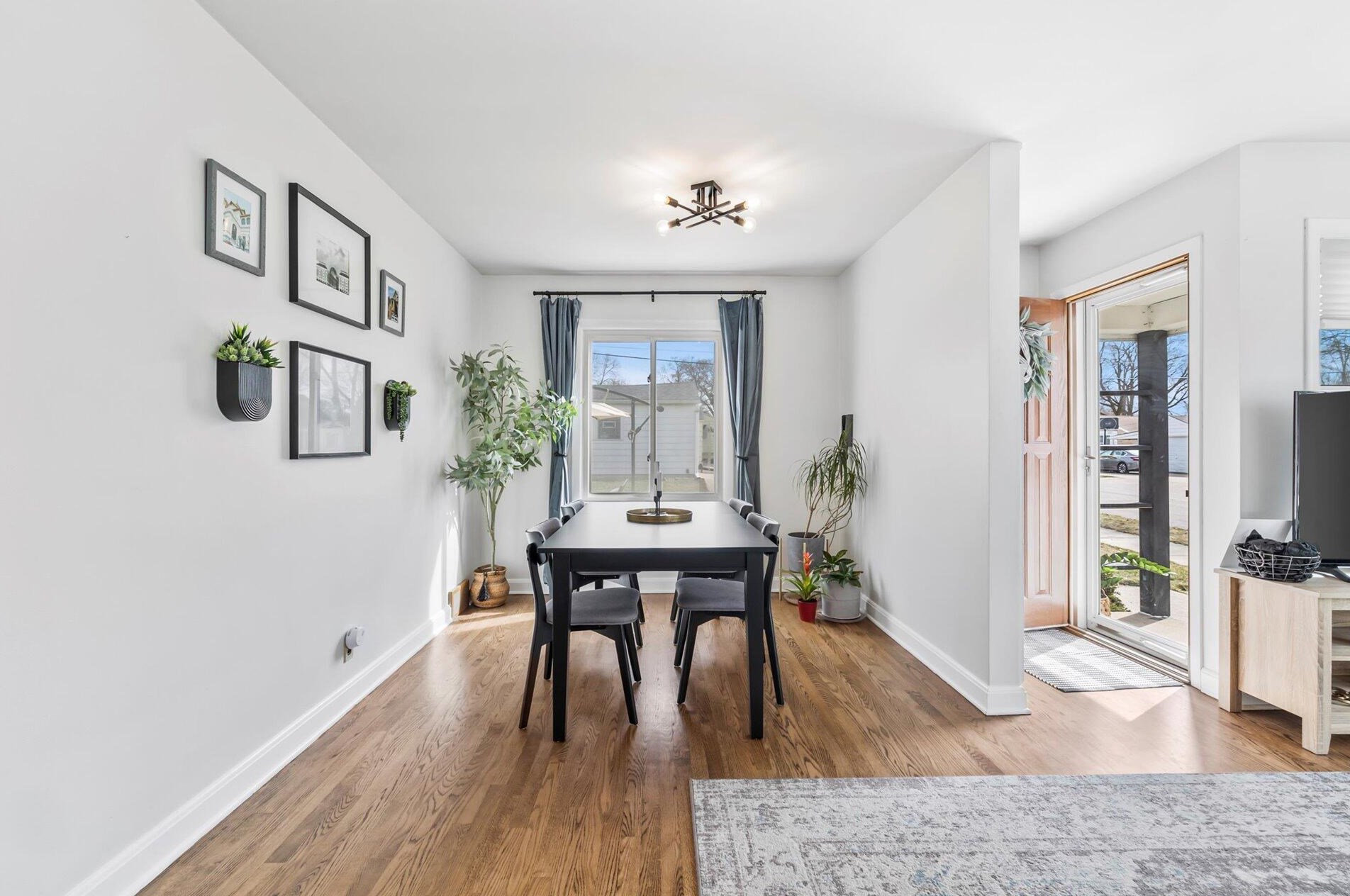 8824 Locust St, Milwaukee WI  53222-4636 exterior