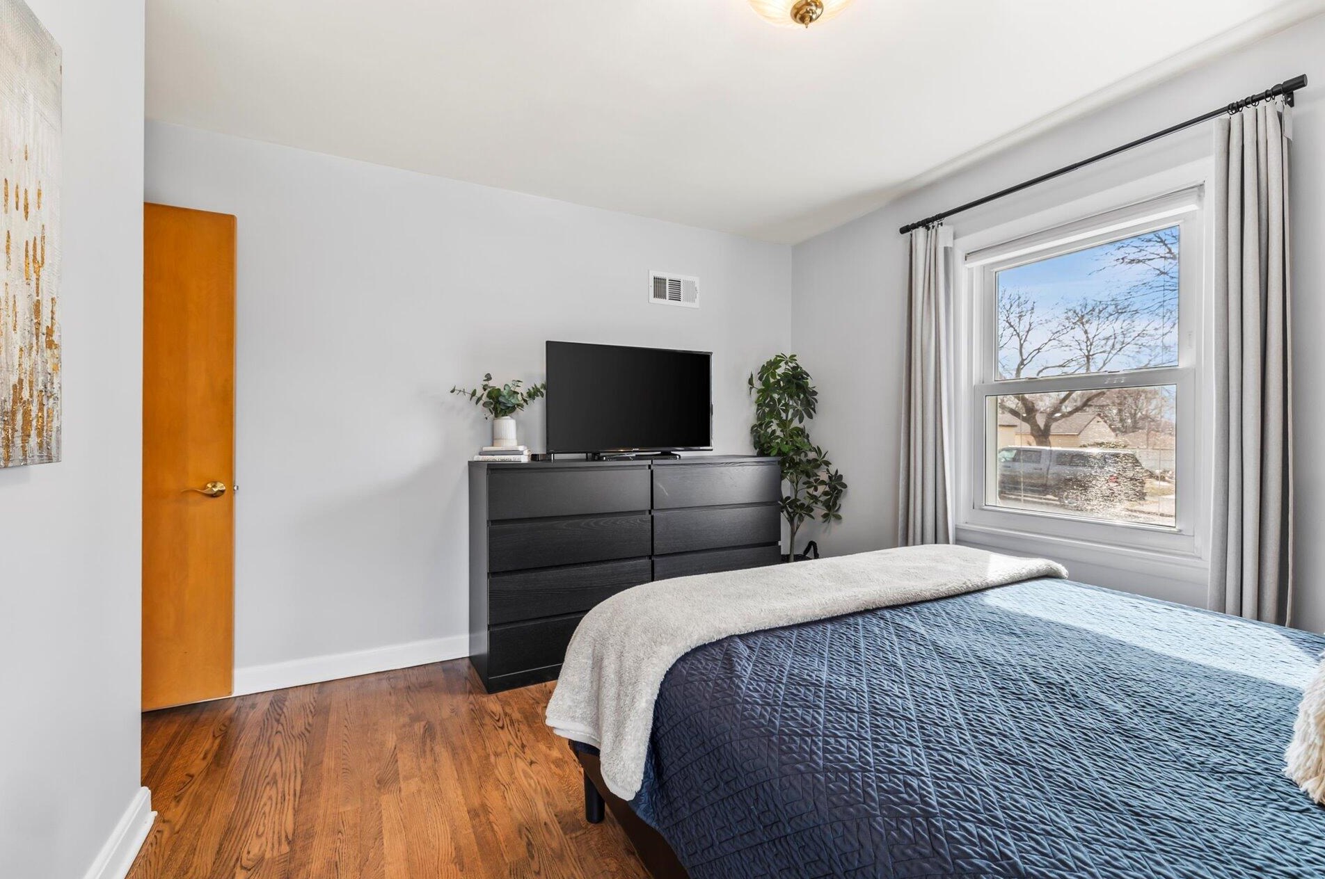 8824 Locust St, Milwaukee WI  53222-4636 exterior