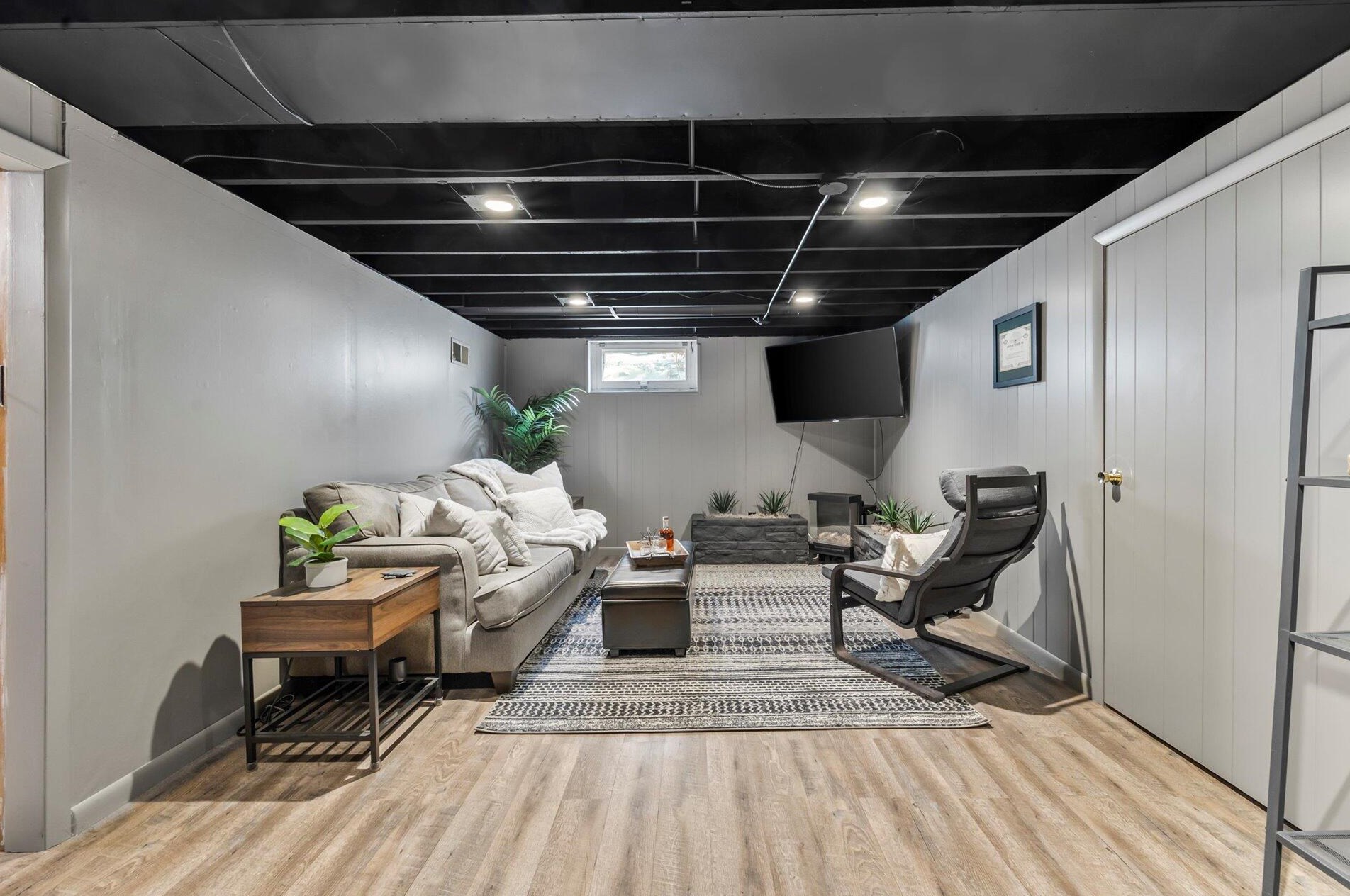 8824 Locust St, Milwaukee WI  53222-4636 exterior