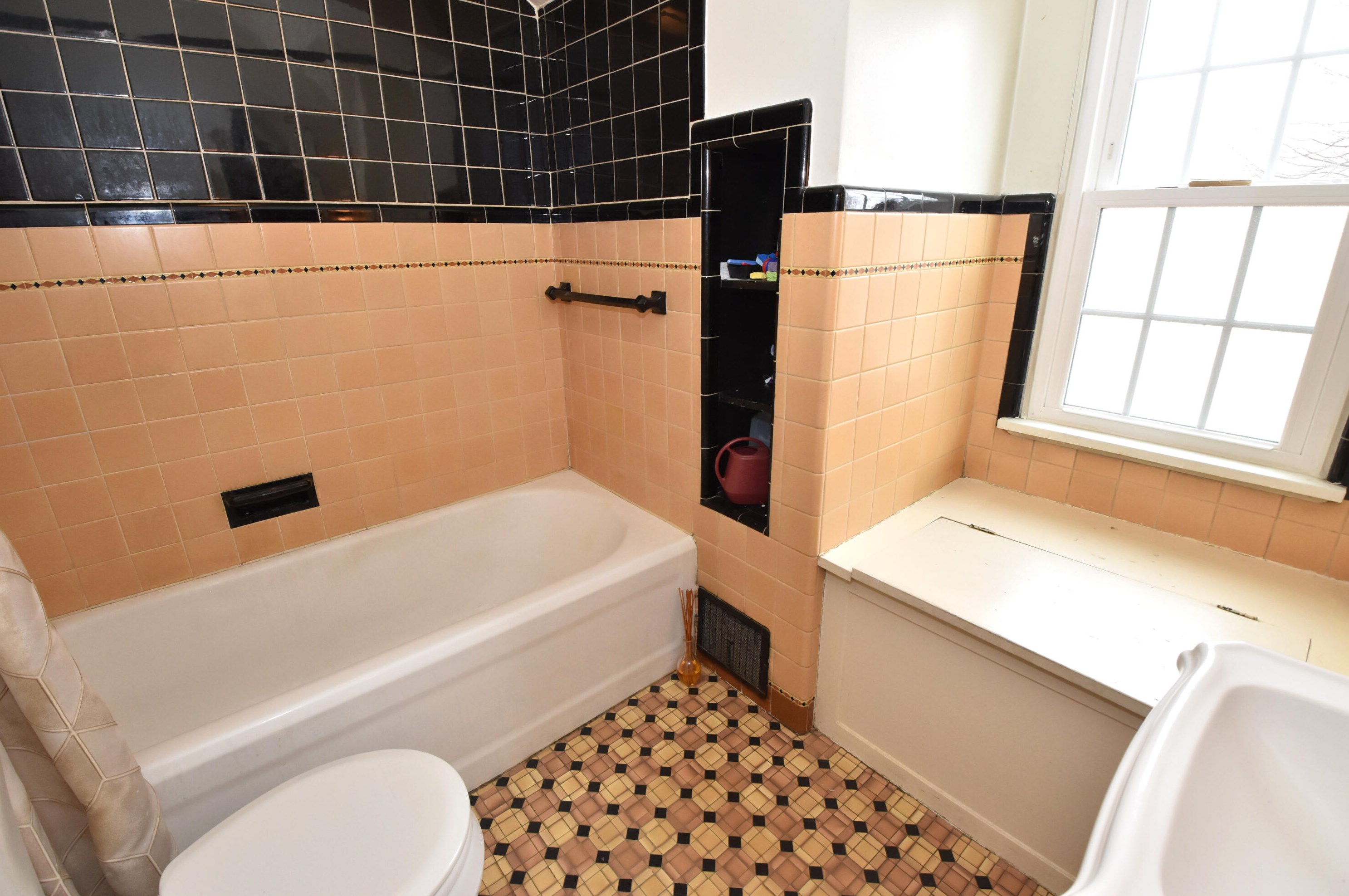 2426 60, Milwaukee WI 53219-2131 exterior