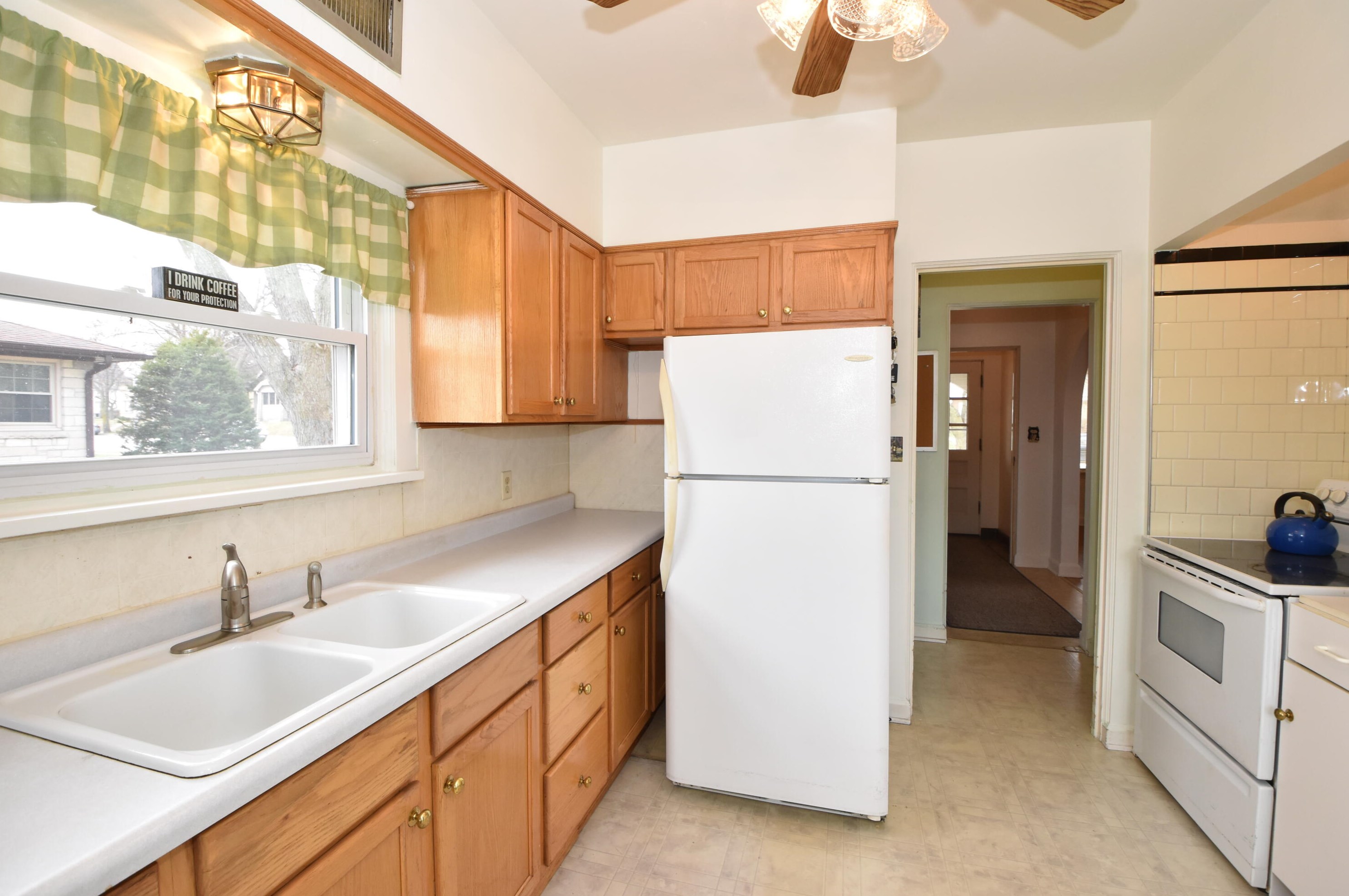 2426 60, Milwaukee WI 53219-2131 exterior