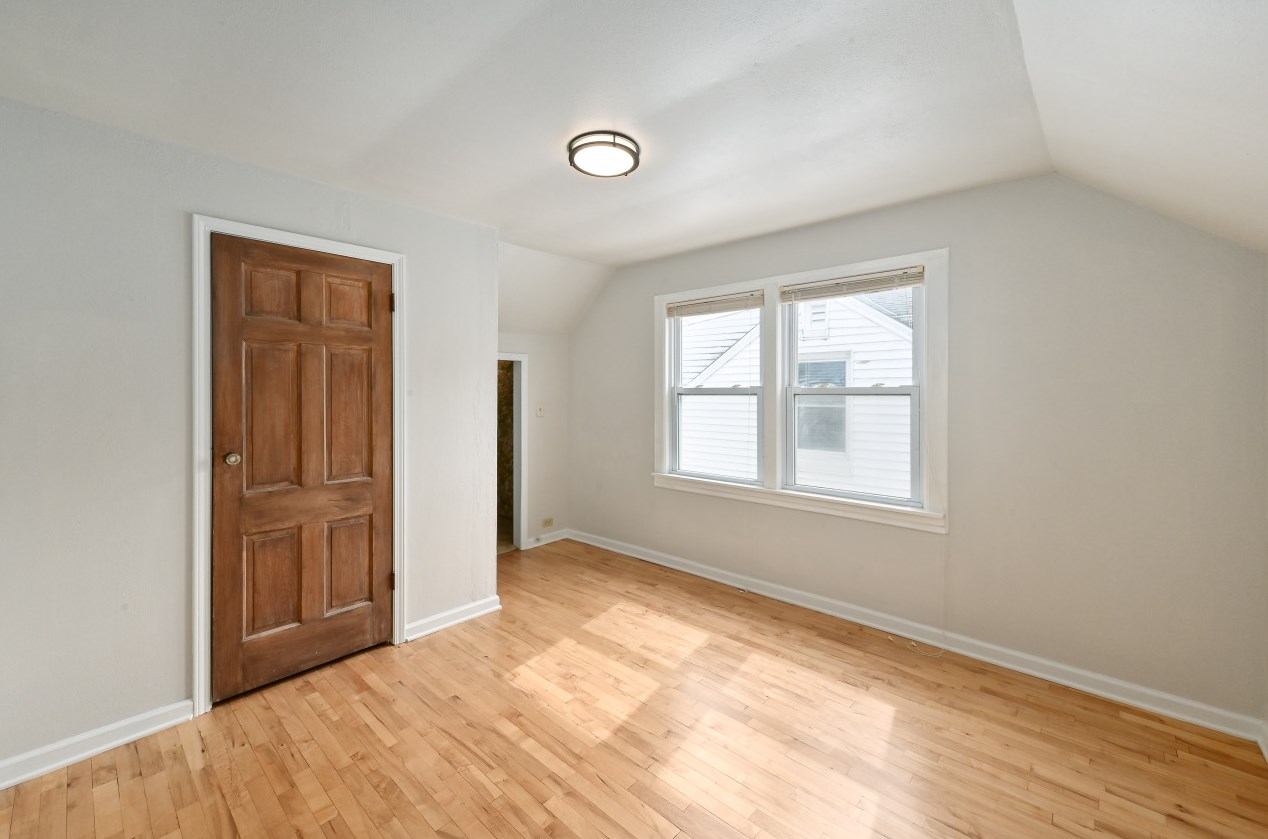 4762 Elkhart Ave, Milwaukee WI 53211-1001 exterior