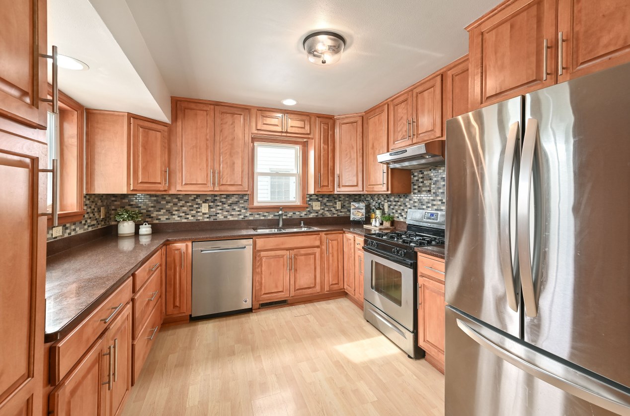 4762 Elkhart Ave, Milwaukee WI 53211-1001 exterior