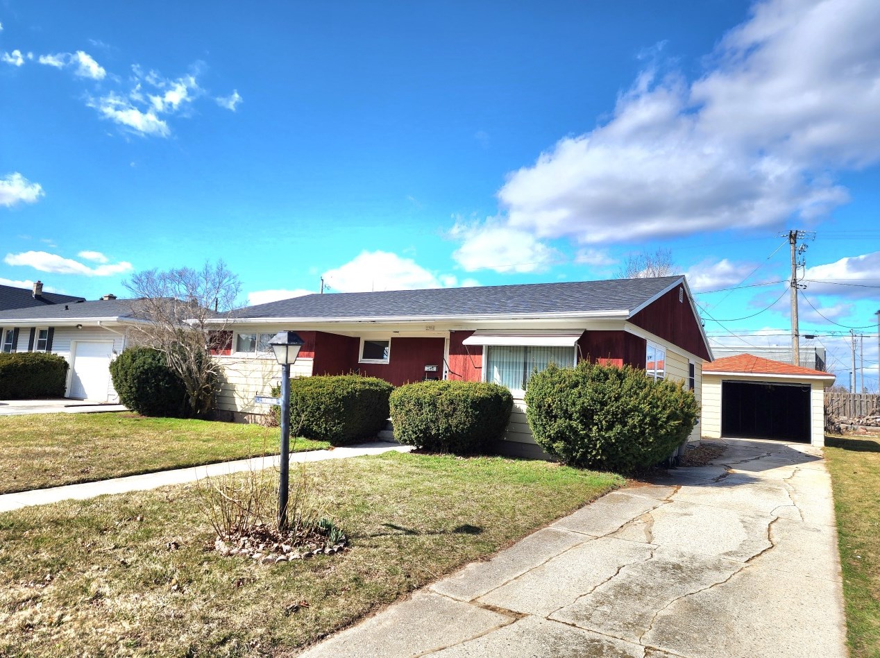 2306 Main Ave, Sheboygan WI  53083-3852 exterior