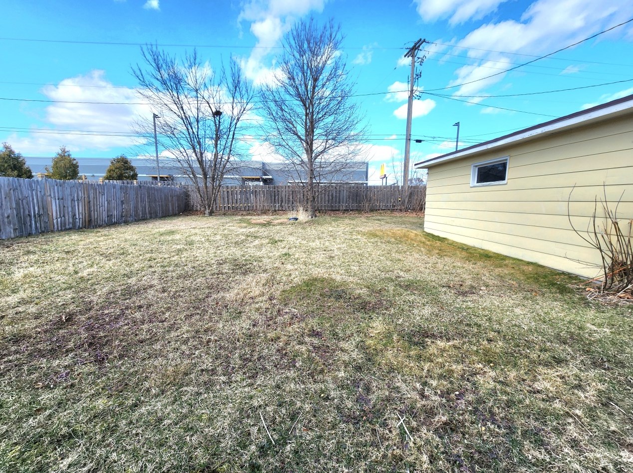 2306 Main Ave, Sheboygan WI  53083-3852 exterior