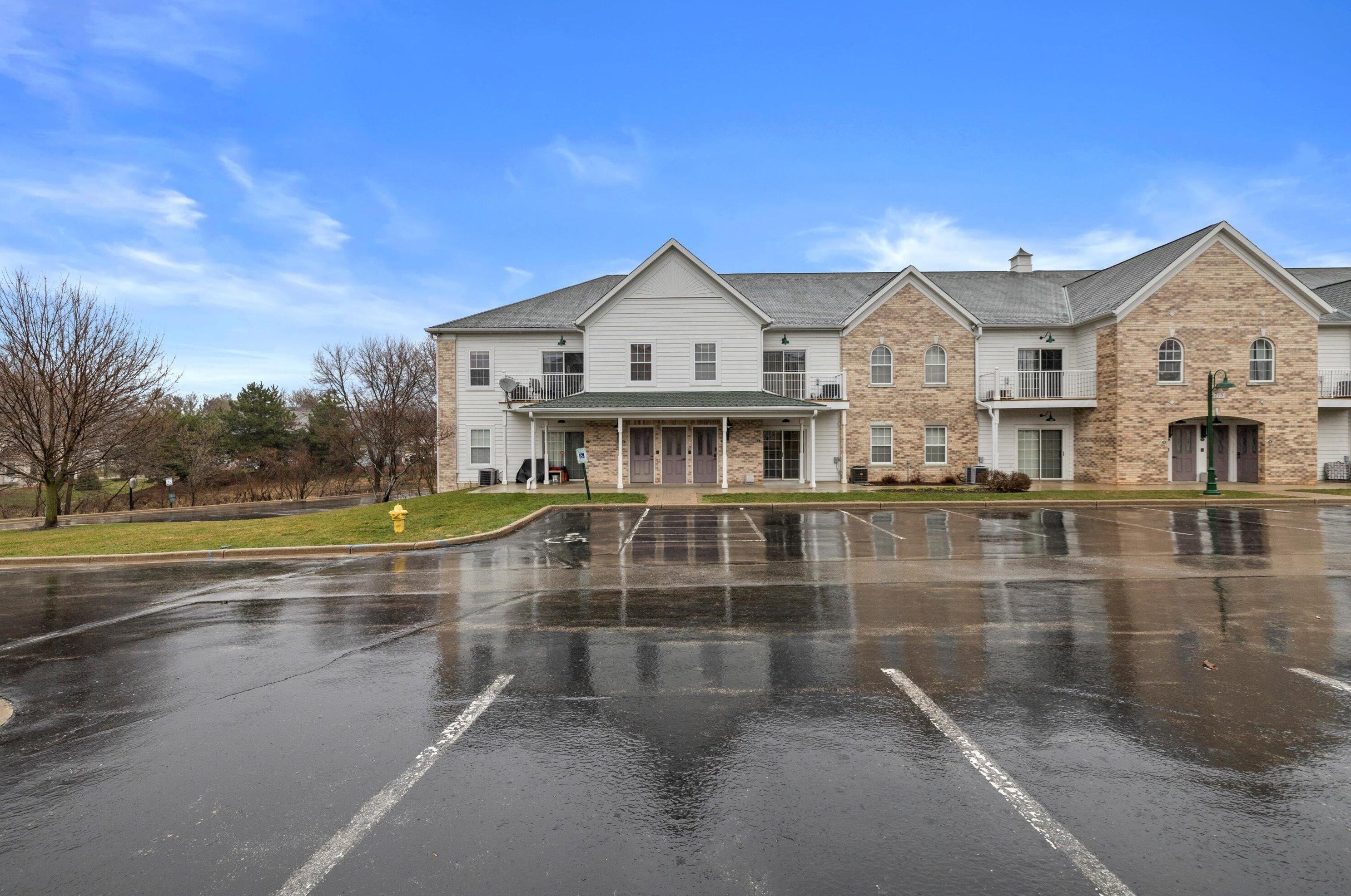 2718 Northview Rd, Waukesha WI  53188-2034 exterior